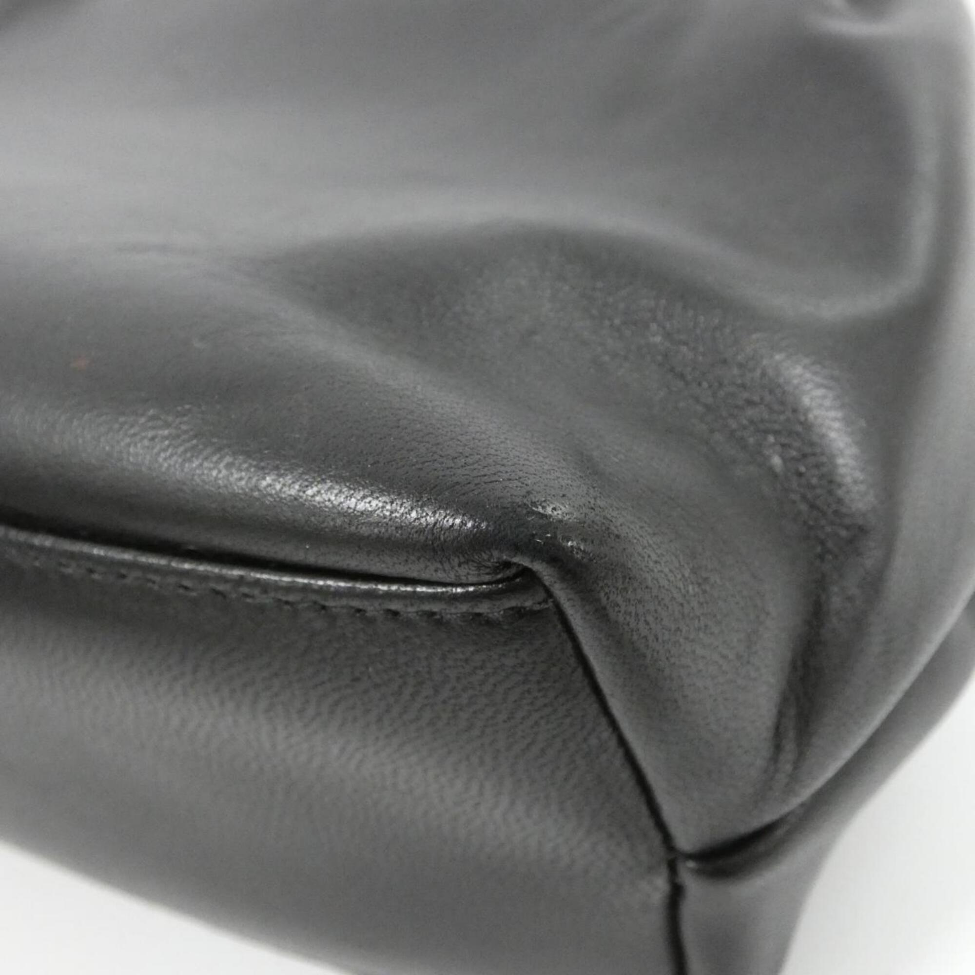 Chanel Black Leather Handbag (Pre-Owned)