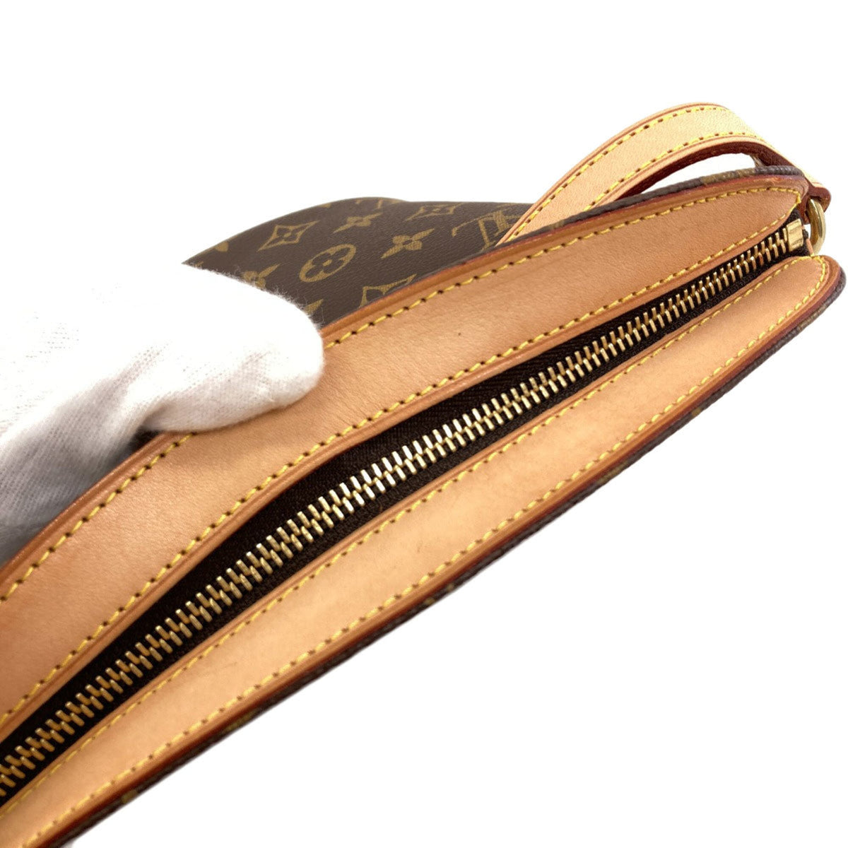 Louis Vuitton Monogram Monogram Shoulder Bag (Pre-Owned)