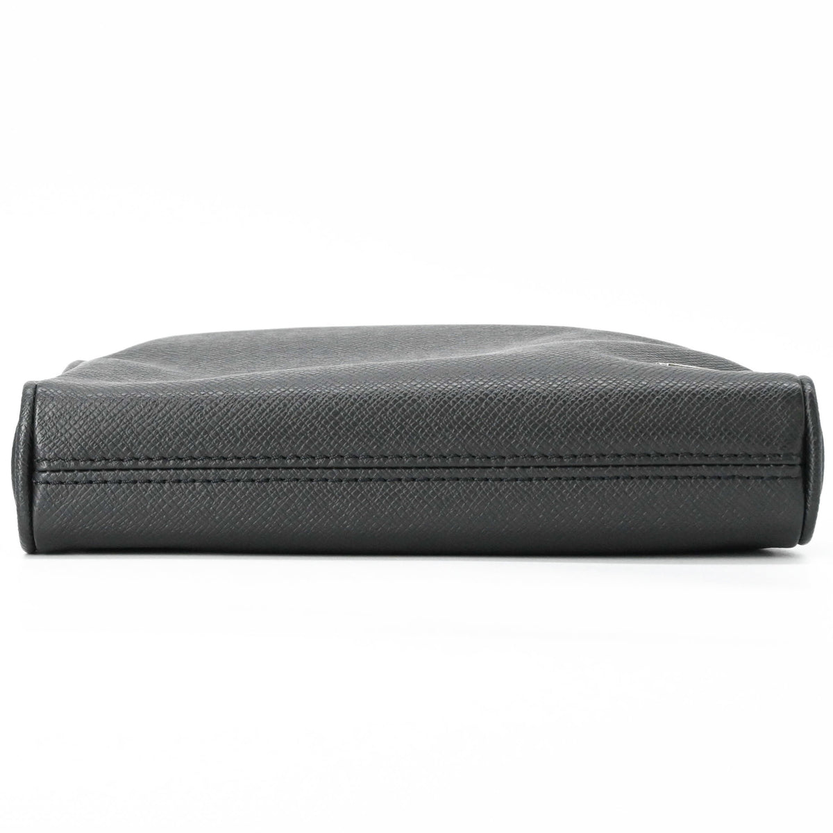 Louis Vuitton Black Taiga Leather Shoulder Bag (Pre-Owned)