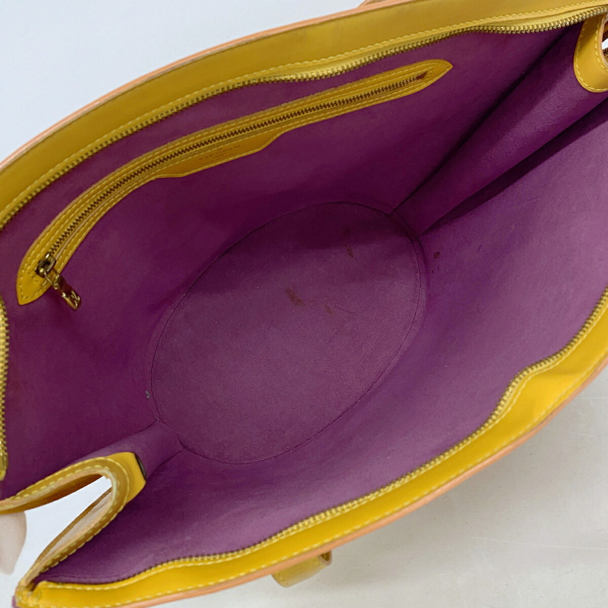Louis Vuitton Jaune Shoulder Bag (Pre-Owned)