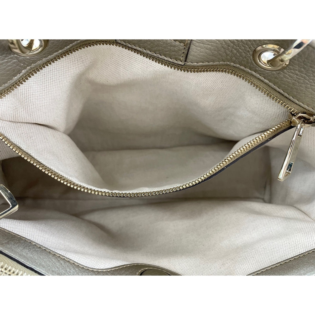 Gucci Gold Handbag (Pre-Owned)