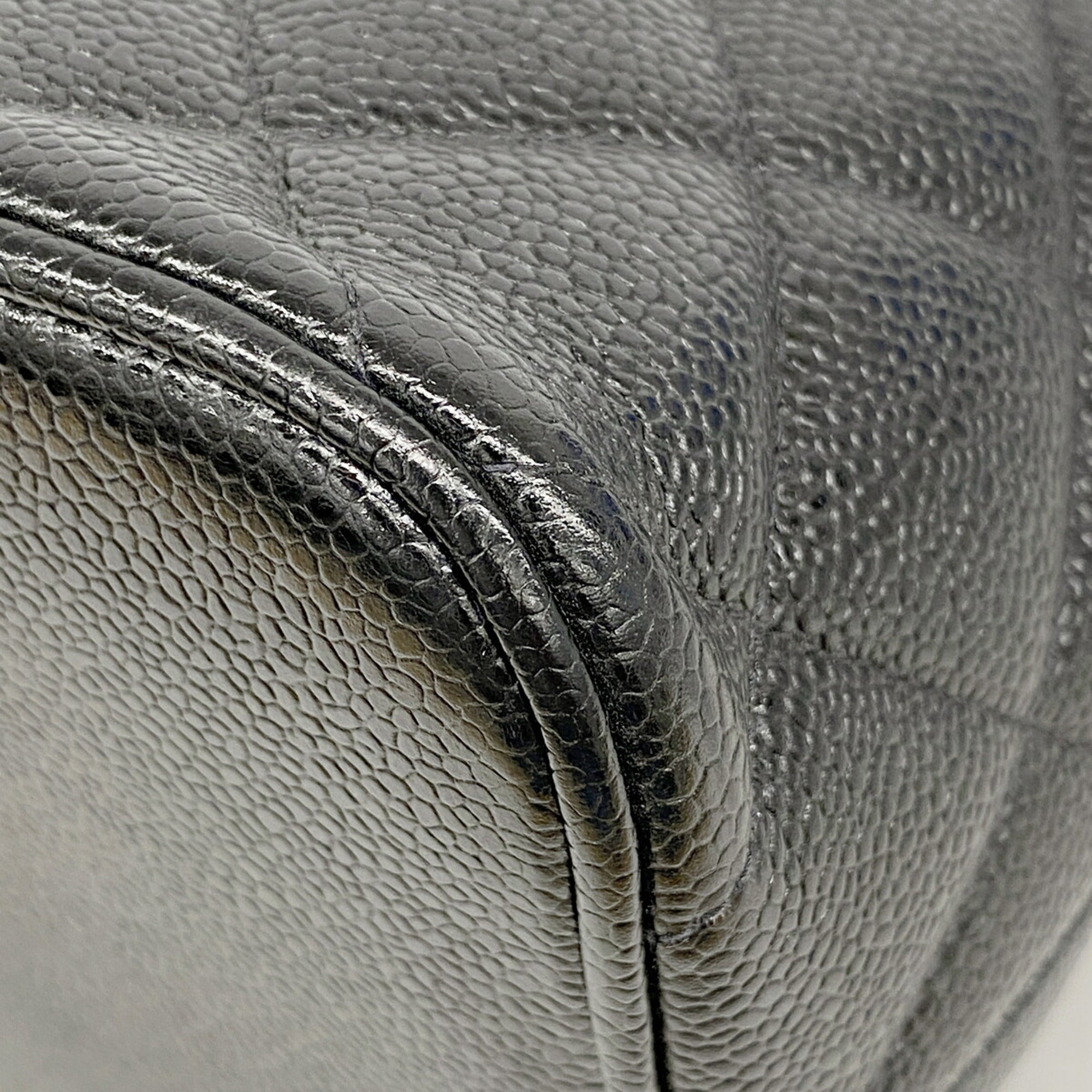Chanel Black Grained Calfskin Tote Bag (Pre-Owned)