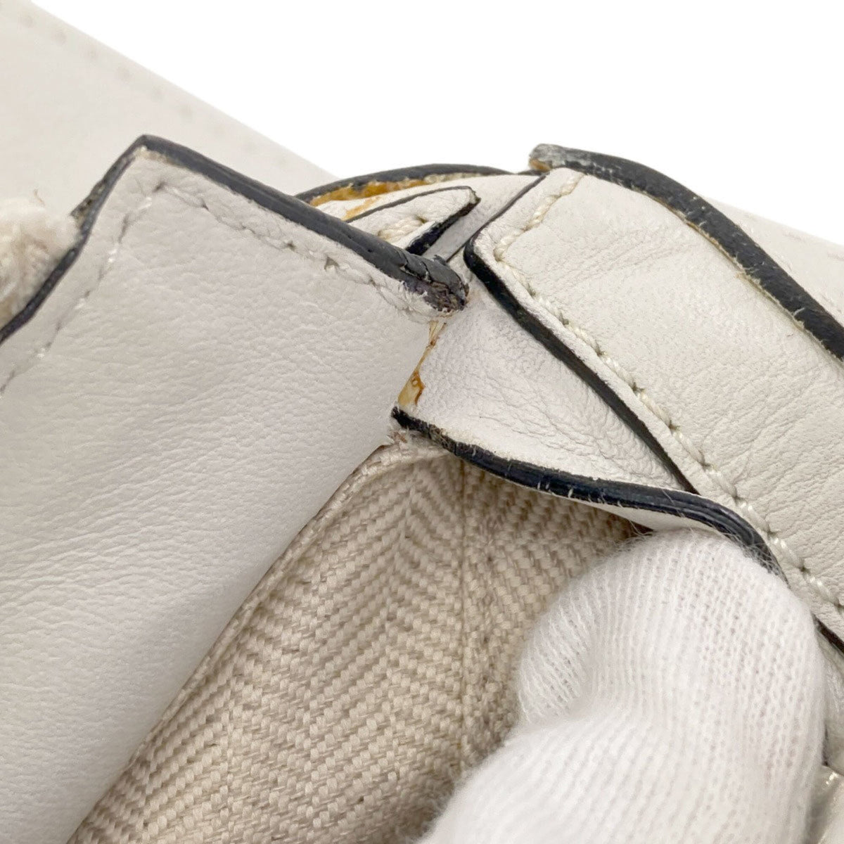 Loewe Puzzle White Leather Handbag (Pre-Owned)