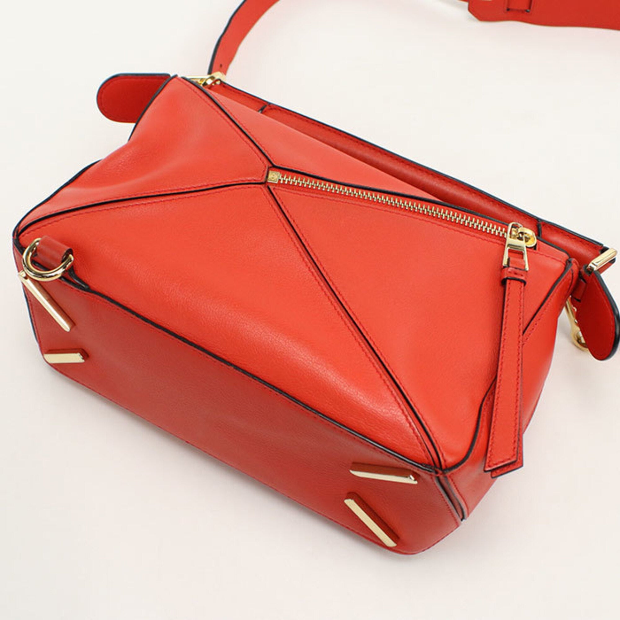 Loewe Red Color Leather Handbag (Pre-Owned)