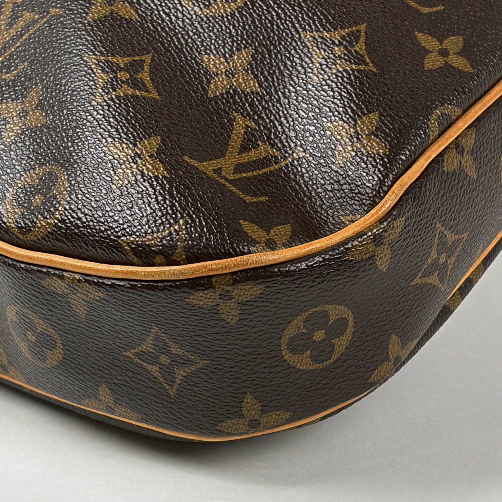 Louis Vuitton Brown Monogram Shoulder Bag (Pre-Owned)