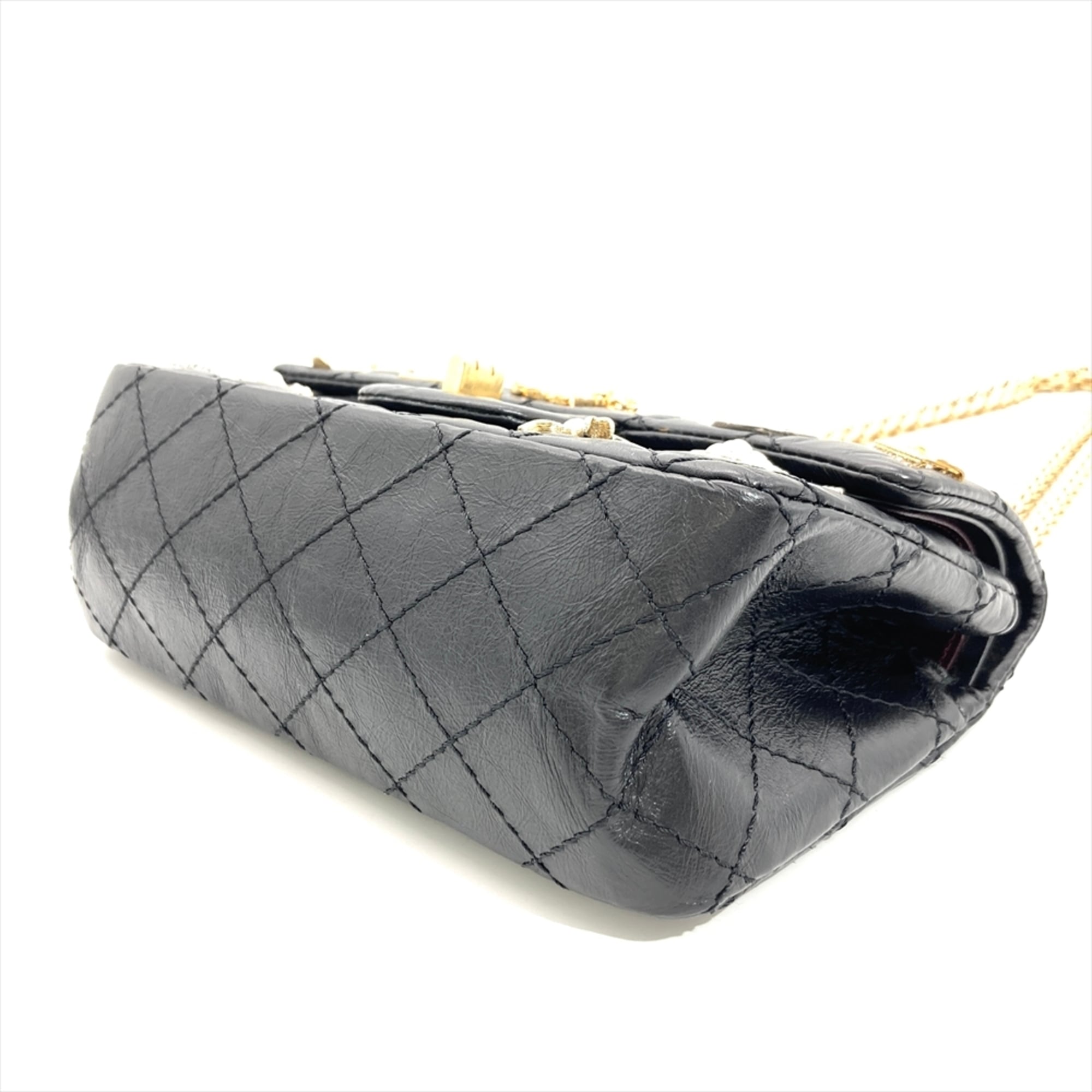 Chanel Black Shoulder Bag (Pre-Owned)