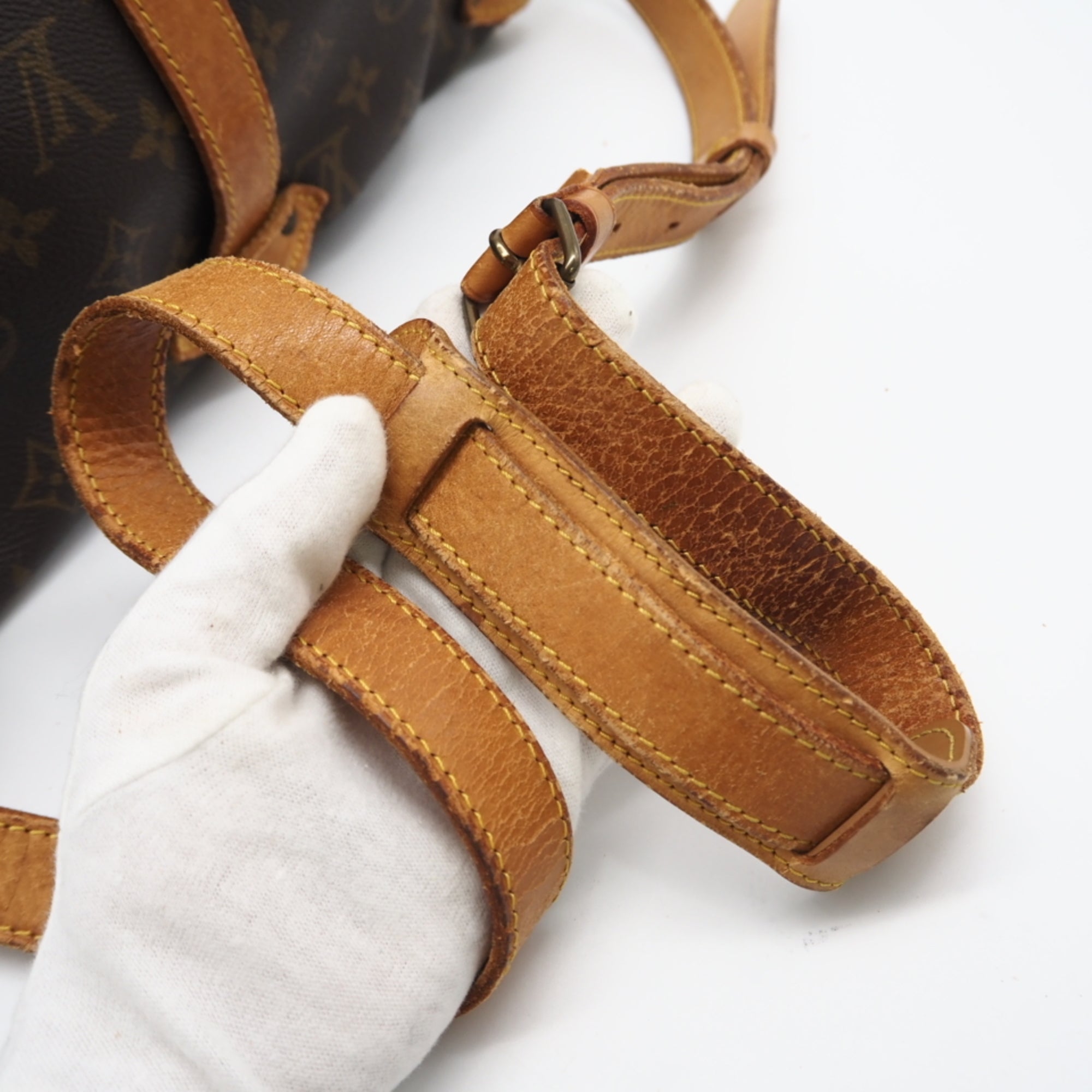 Louis Vuitton Brown Monogram Monogram Shoulder Bag (Pre-Owned)