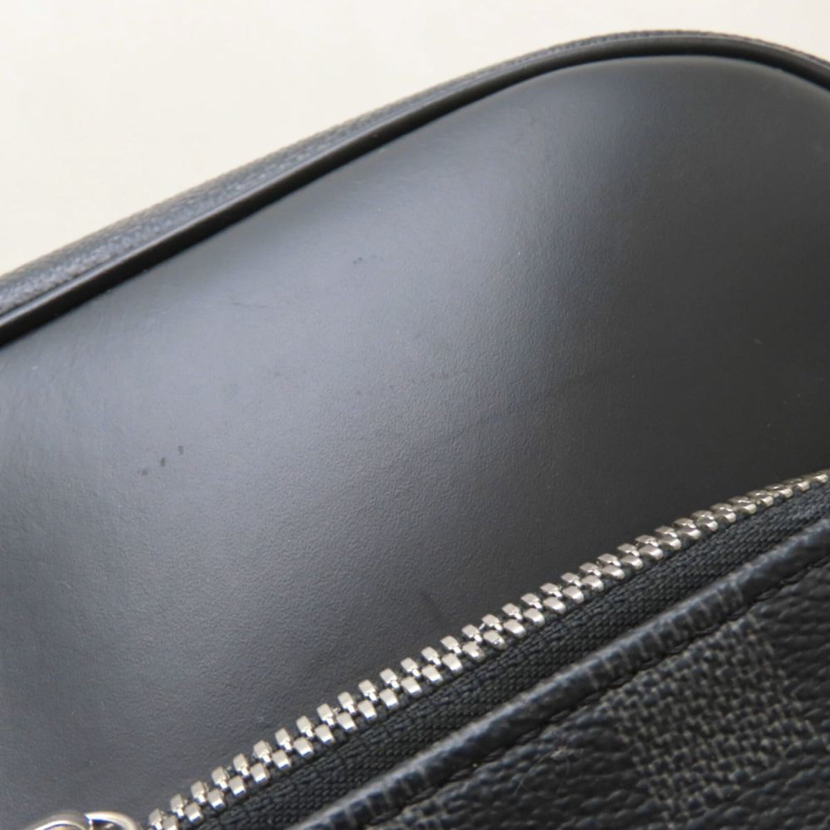 Louis Vuitton Black Damier Canvas Damier Graphite Gray Damier Graphite Shoulder Bag (Pre-Owned)