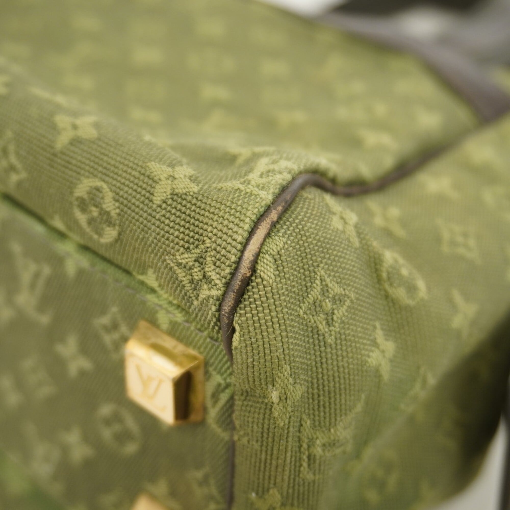 Louis Vuitton Tst Khaki Handbag (Pre-Owned)