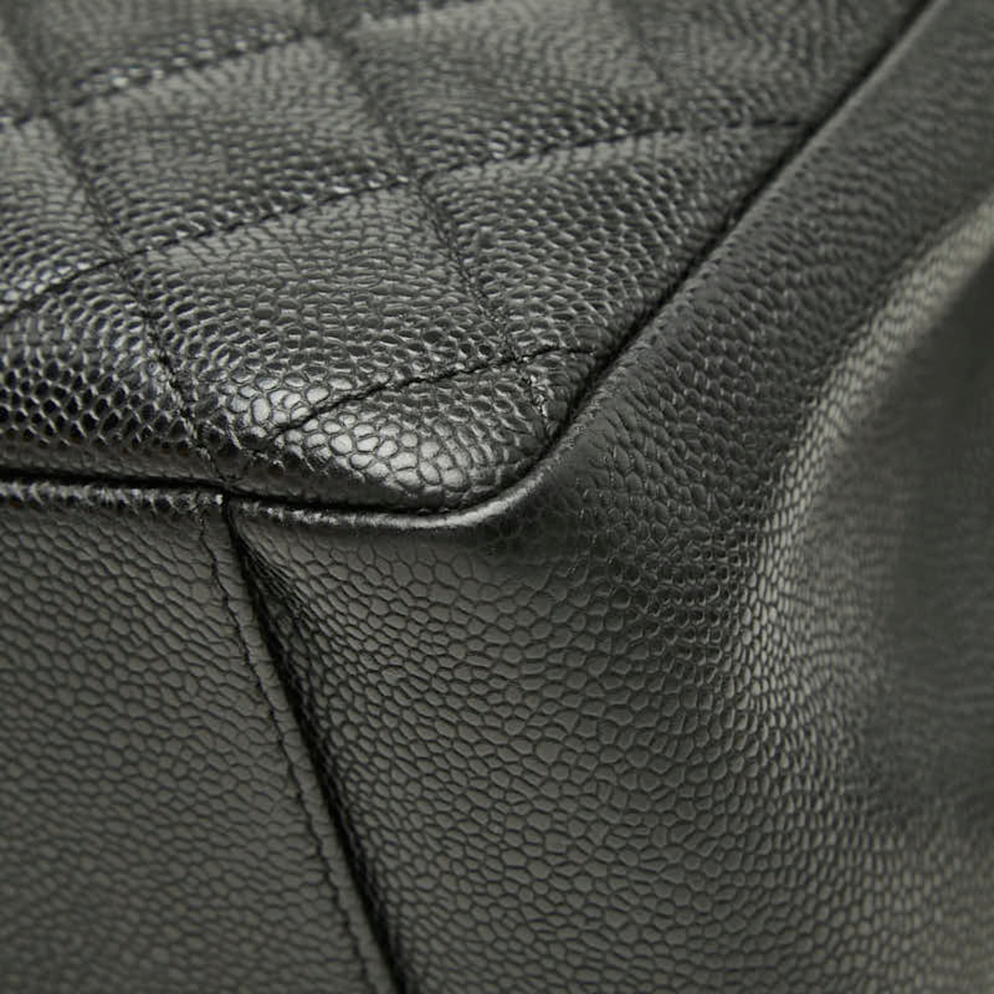 Chanel Black Grained Calfskin Shoulder Bag (Pre-Owned)