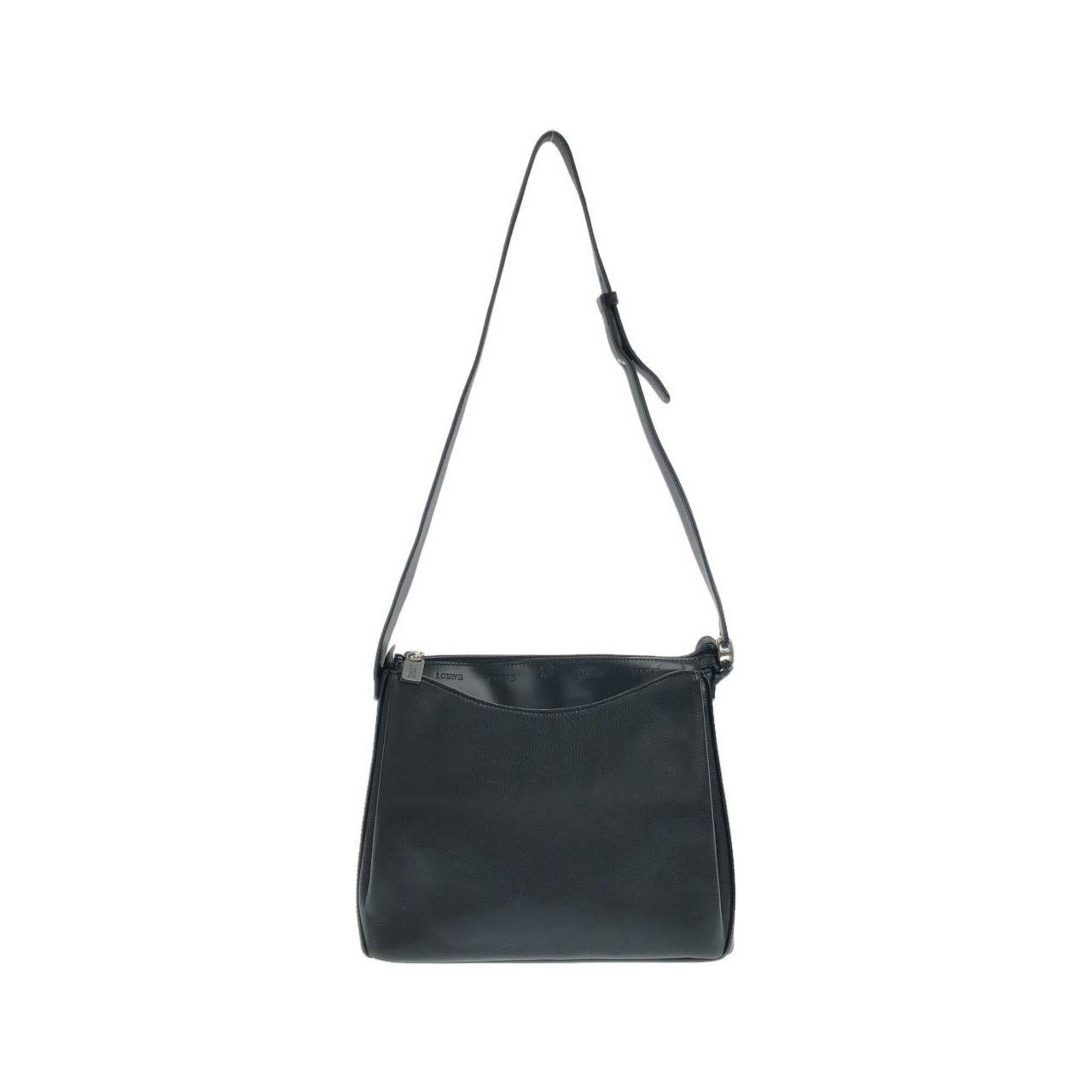 Loewe Black Leather Shoulder Bag (Pre-Owned)