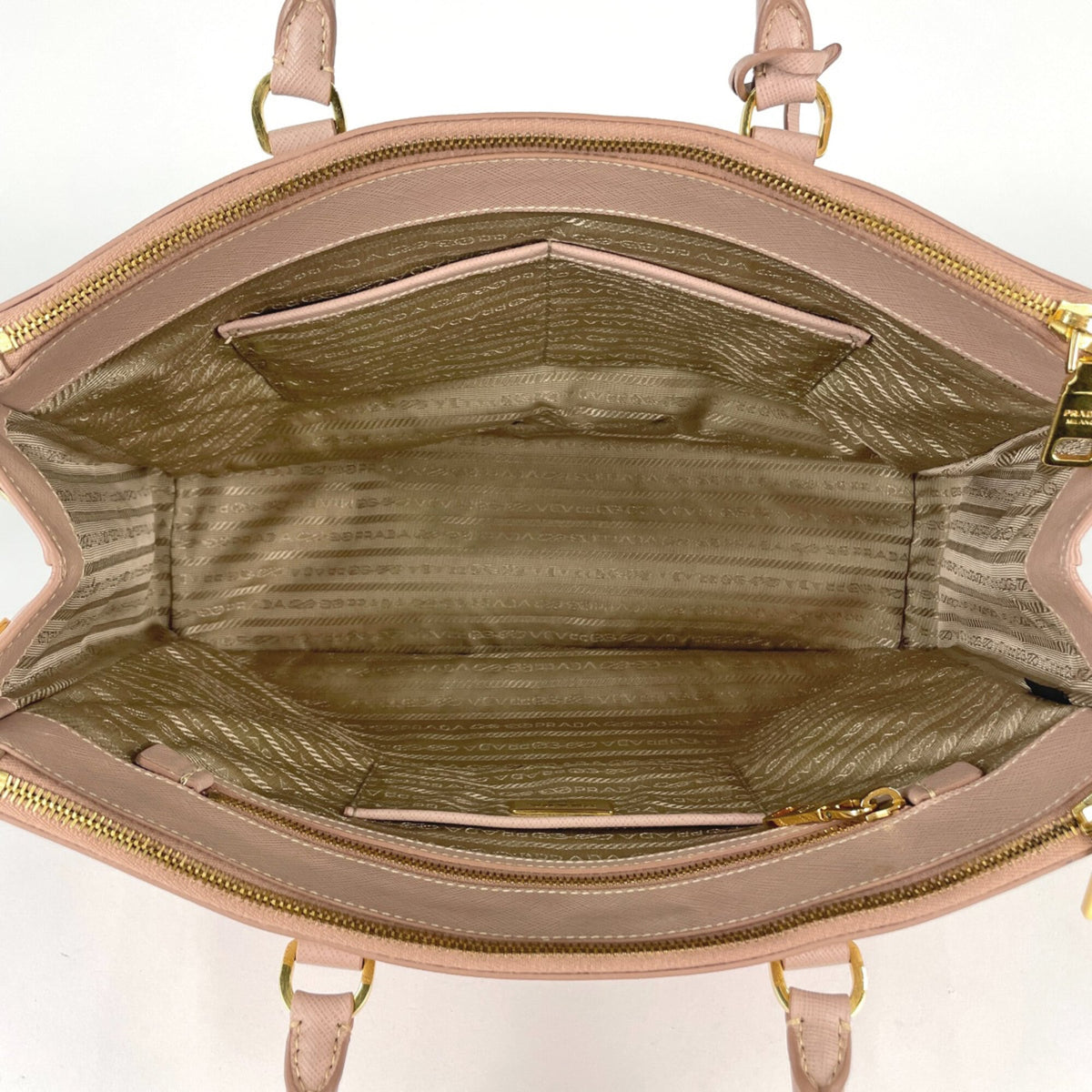 Prada Pink Leather Handbag (Pre-Owned)