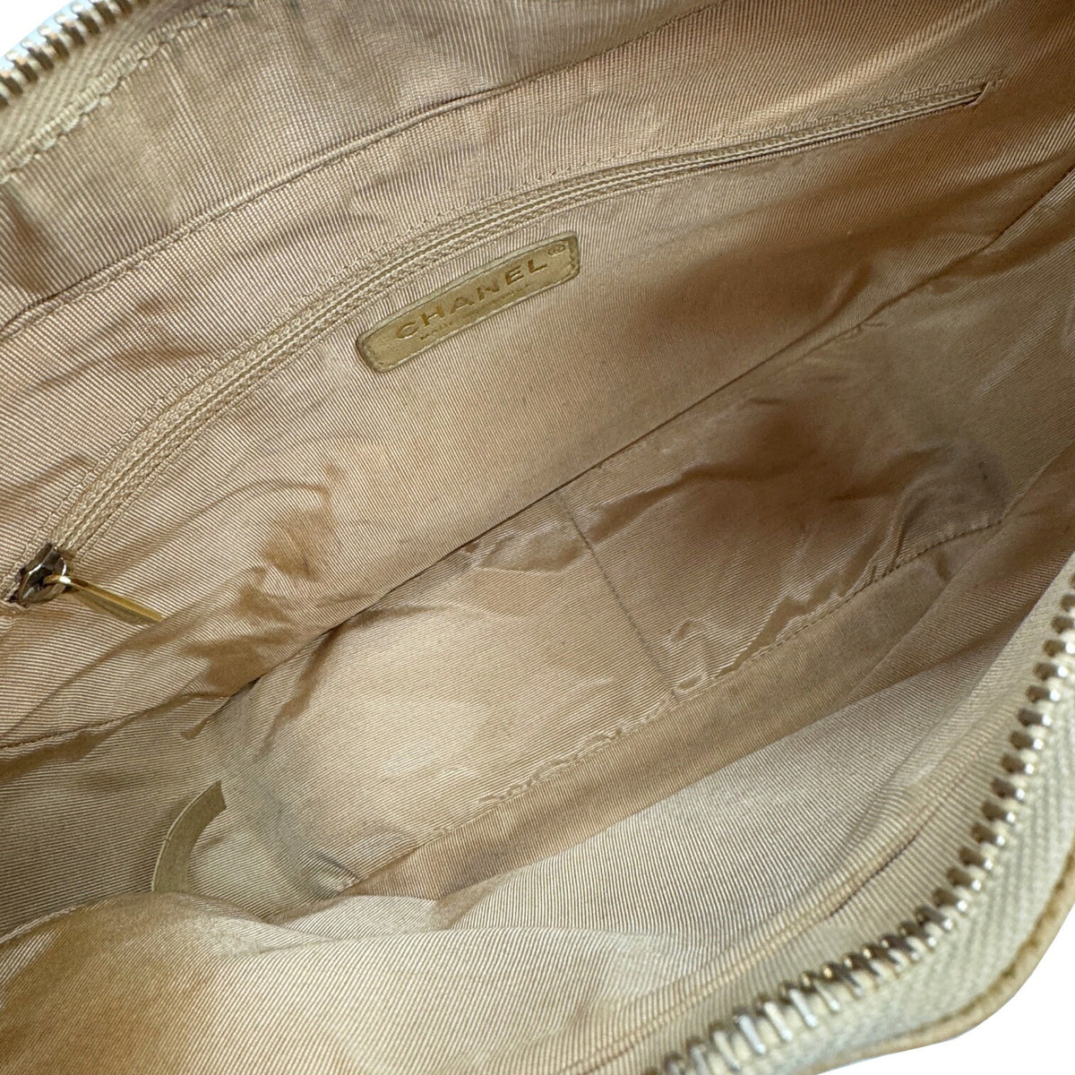Chanel Beige Grained Calfskin Shoulder Bag (Pre-Owned)