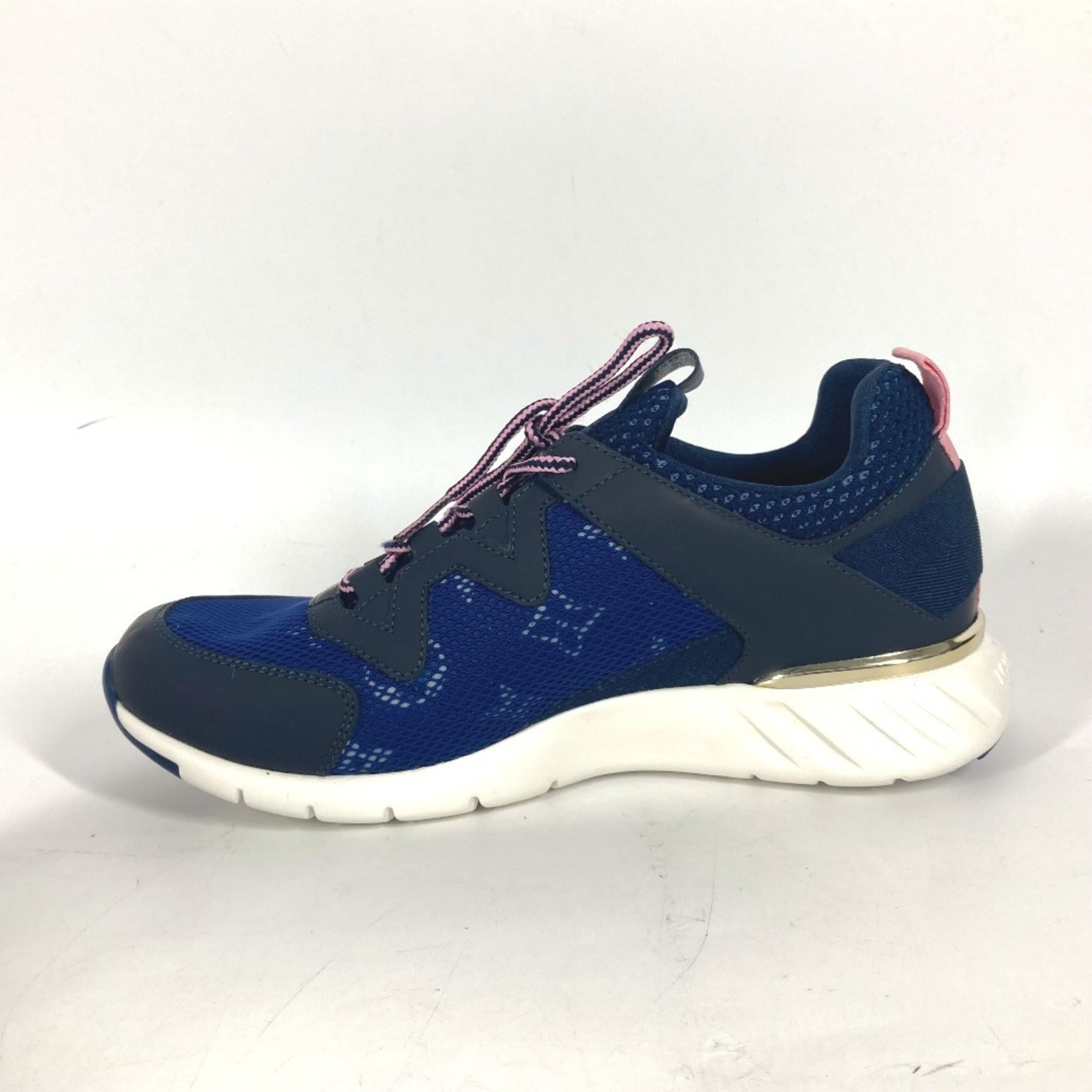 Louis Vuitton Blue Pink Sneakers (Pre-Owned)