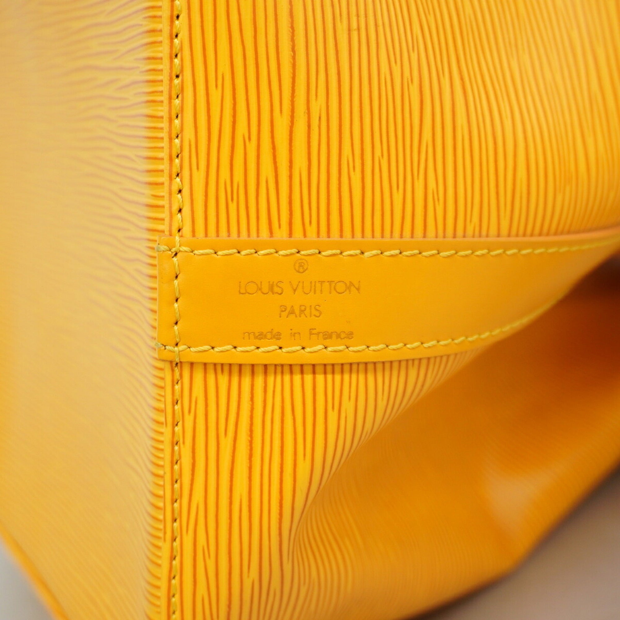 Louis Vuitton Jaune Shoulder Bag (Pre-Owned)
