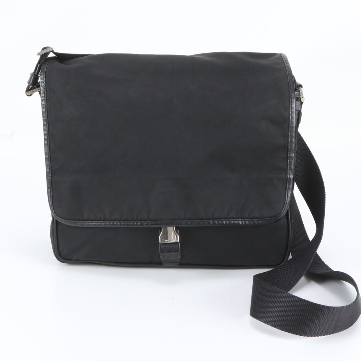 Prada Black Leather Nylon Messenger Bag Shoulder Bag (Pre-Owned)