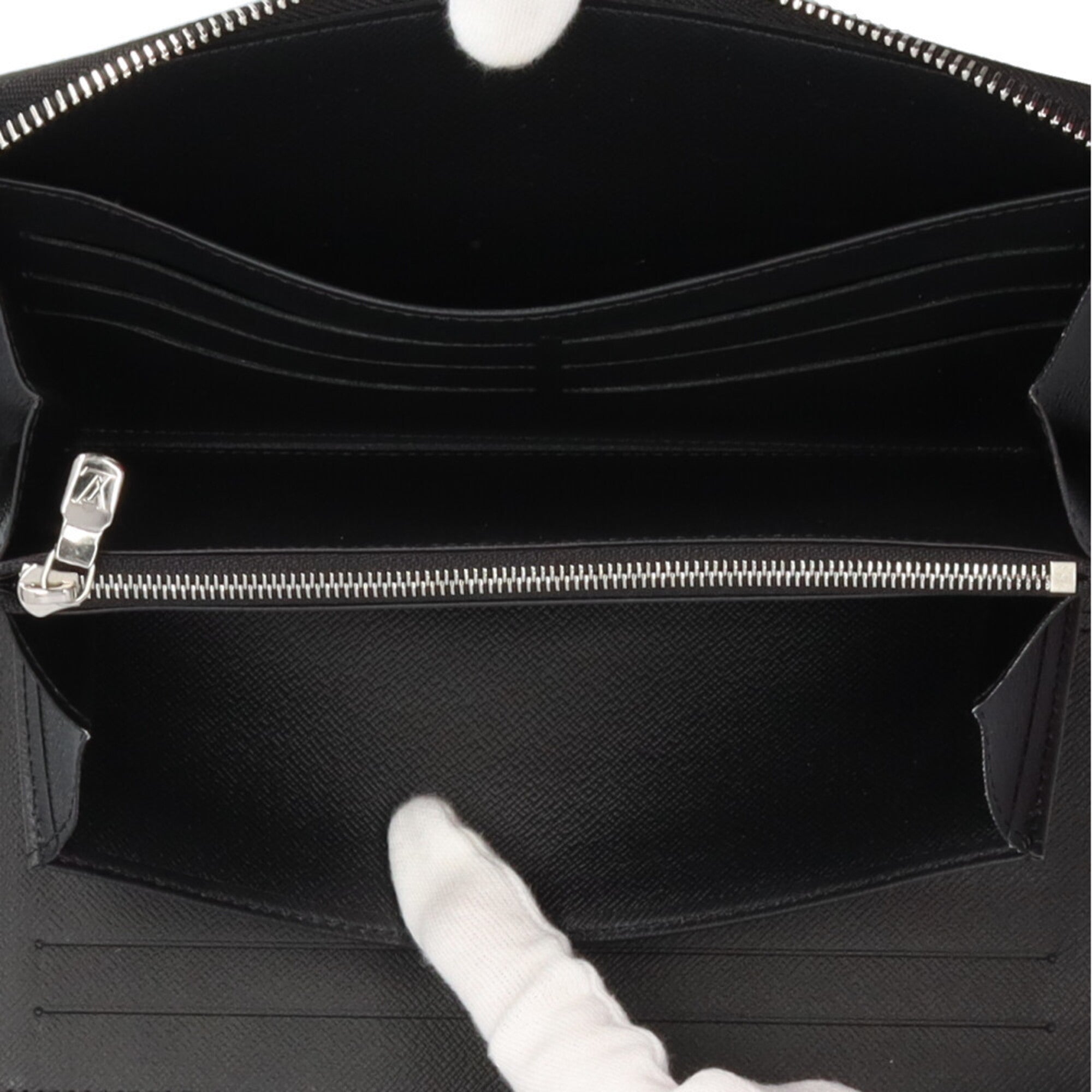 Louis Vuitton Black Or Taiga Leather Coin Purse/Coin Case (Pre-Owned)
