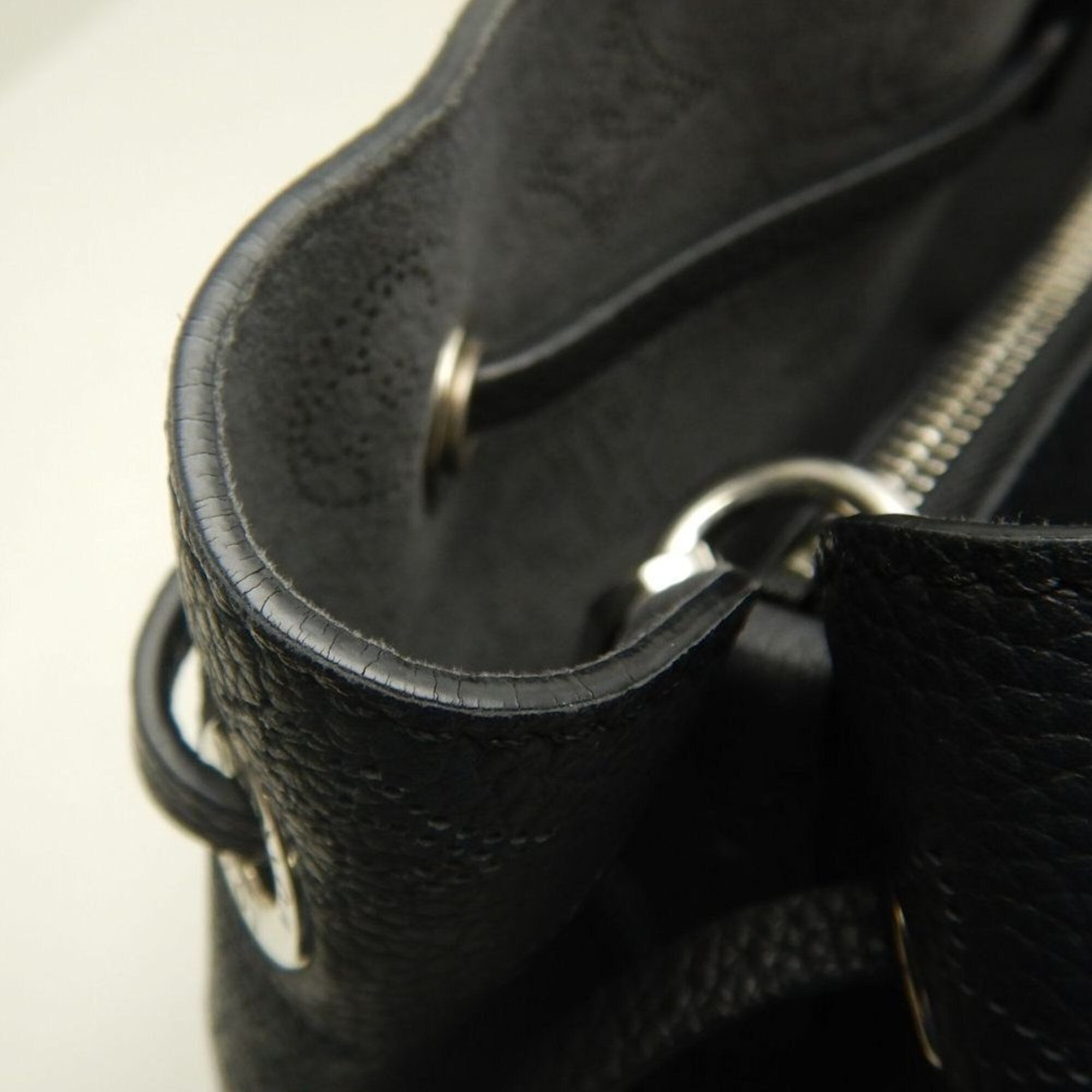 Louis Vuitton Mahina Noir Mahina Leather Tote Bag (Pre-Owned)