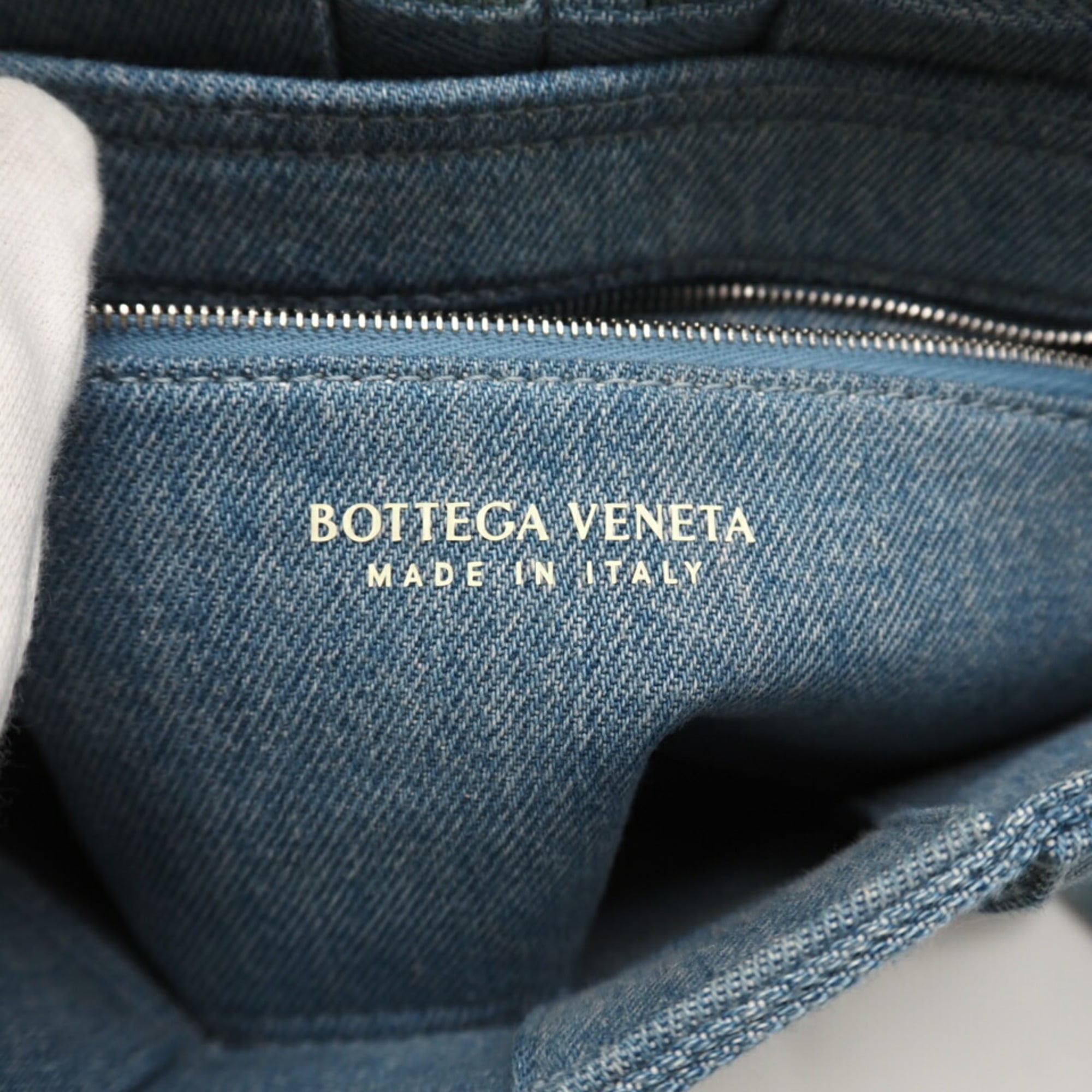 Bottega Veneta Blue Denim Shoulder Bag (Pre-Owned)