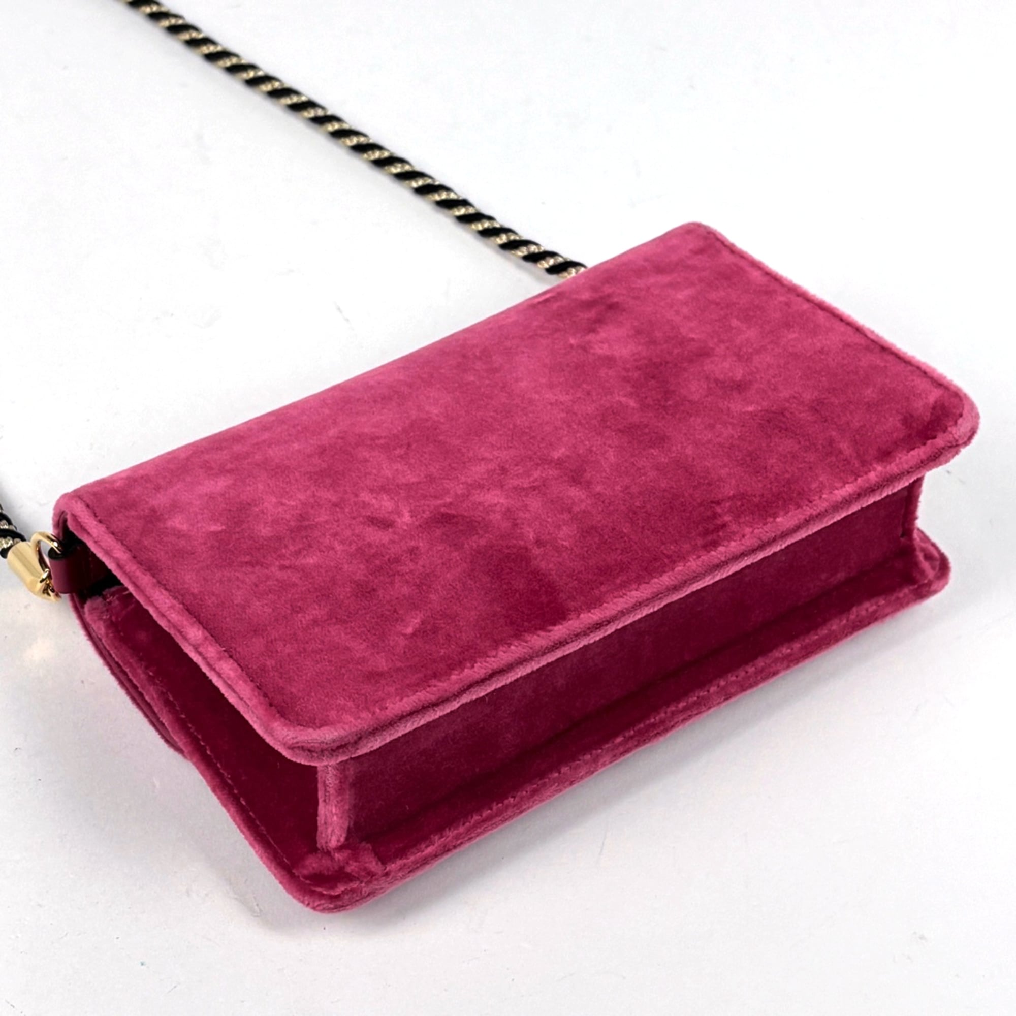 Gucci Pink Velvet Shoulder Bag (Pre-Owned)