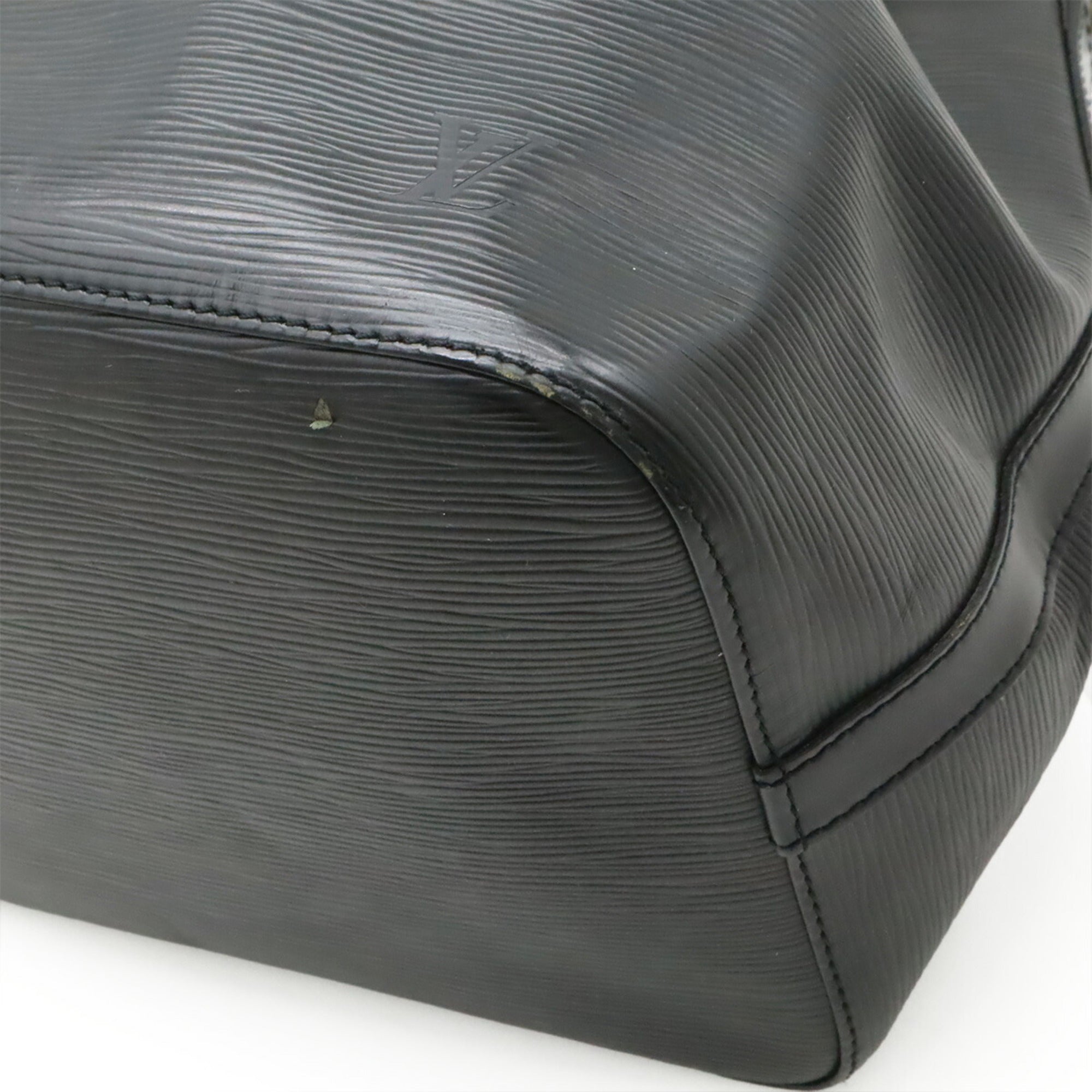 Louis Vuitton Black Noir Epi Leather Shoulder Bag (Pre-Owned)