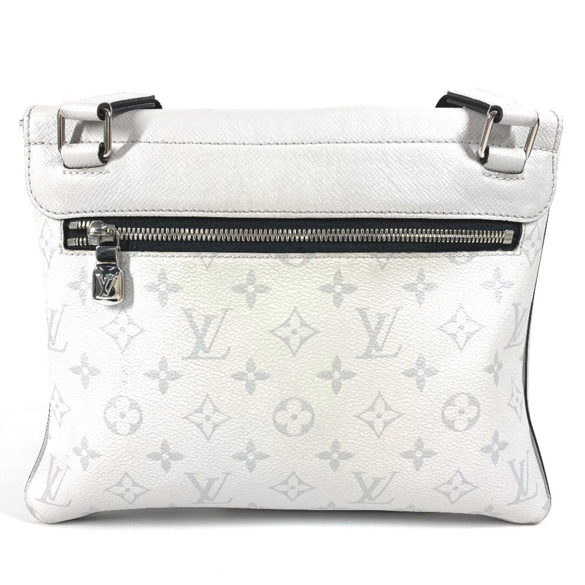 Louis Vuitton White Taigarama Shoulder Bag (Pre-Owned)