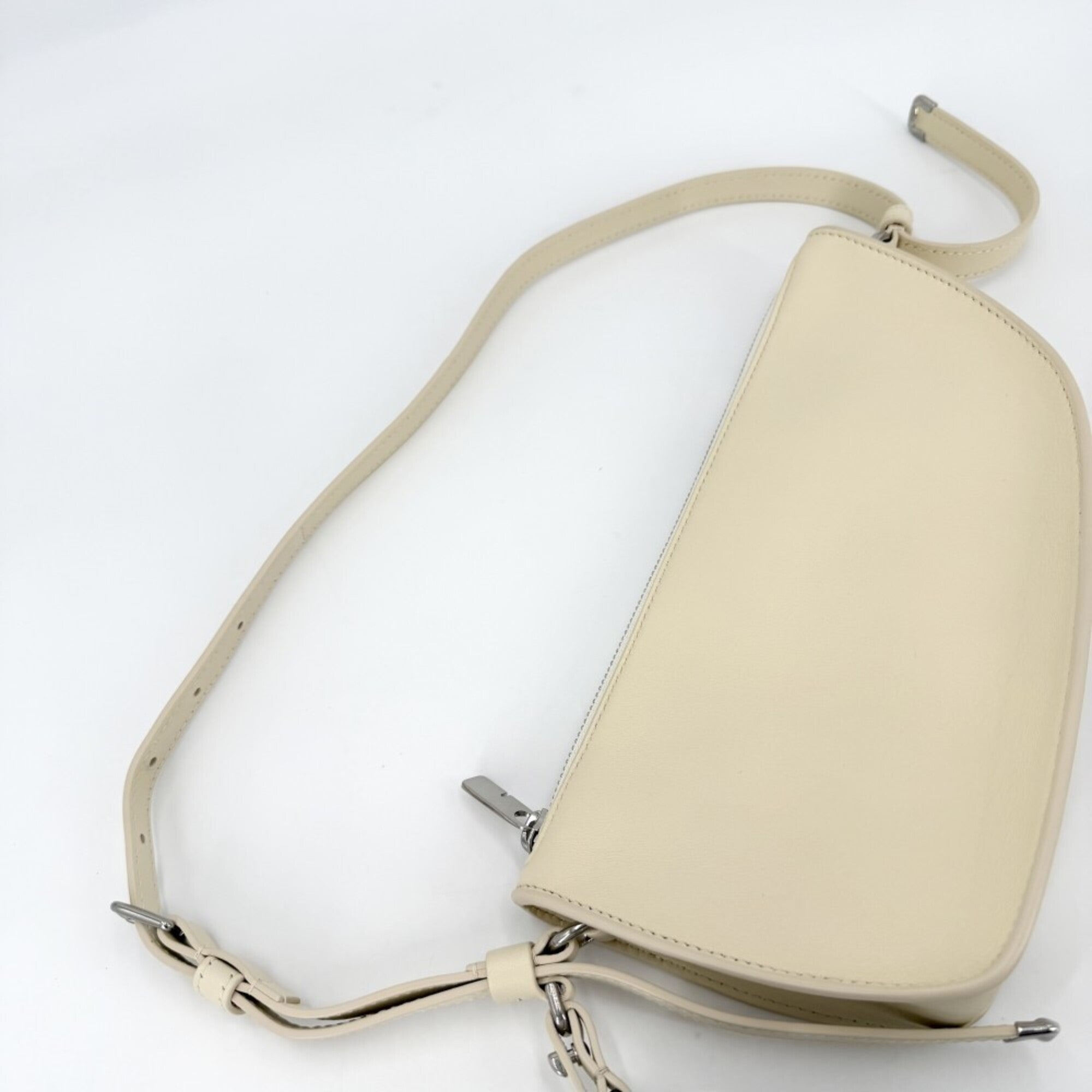 Burberry Ivory Leather Shoulder Bag (Pre-Owned)