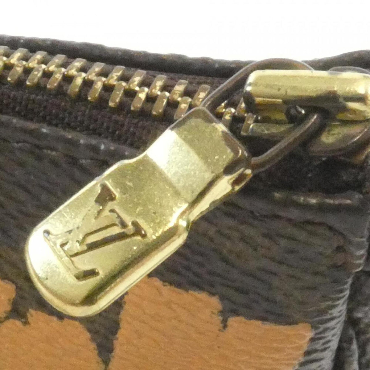 Louis Vuitton Monogram Graffiti Marron Peach Coated Canvas Pochette Pouch (Pre-Owned)
