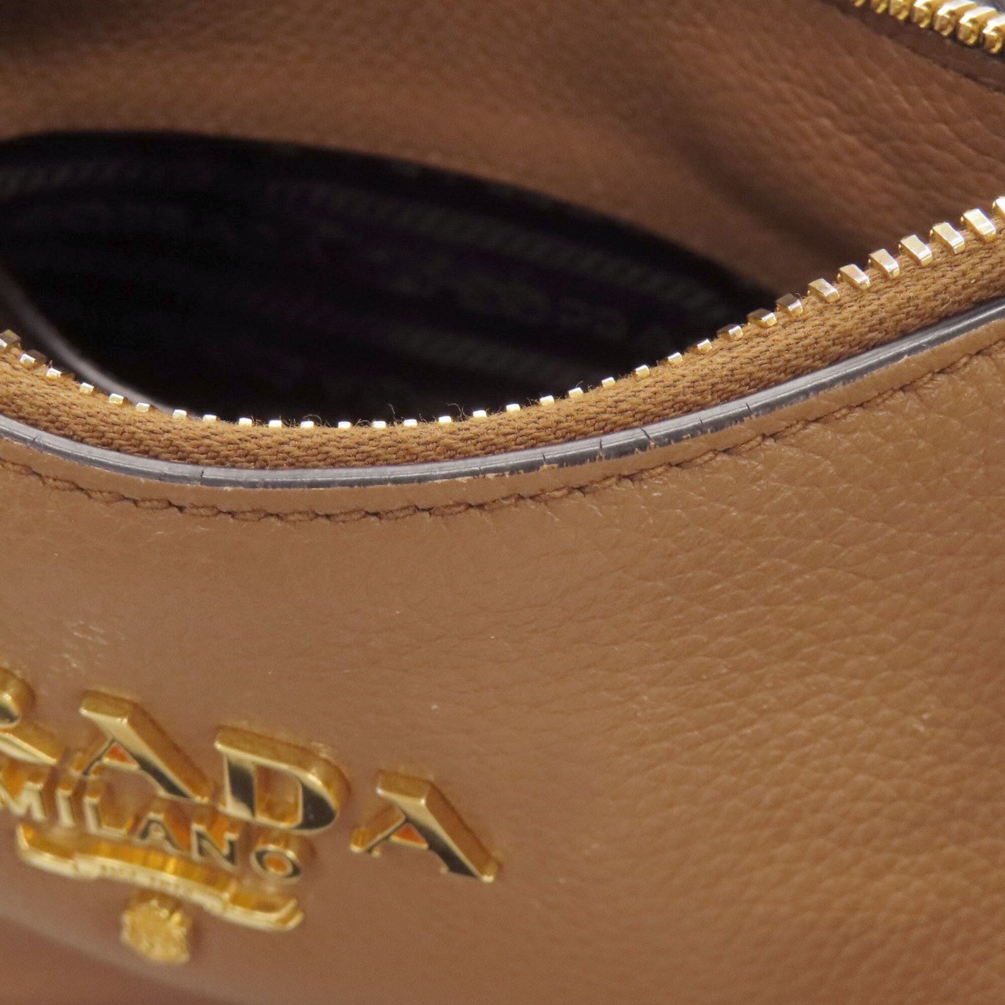 Prada Brown Leather Shoulder Bag (Pre-Owned)