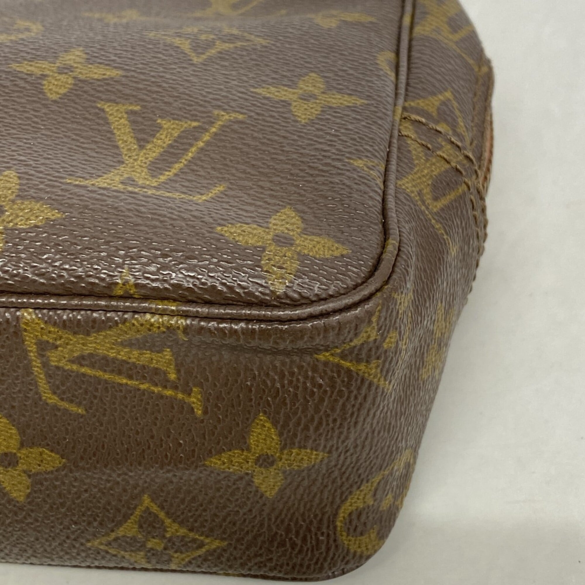 Louis Vuitton Brown Pouch (Pre-Owned)