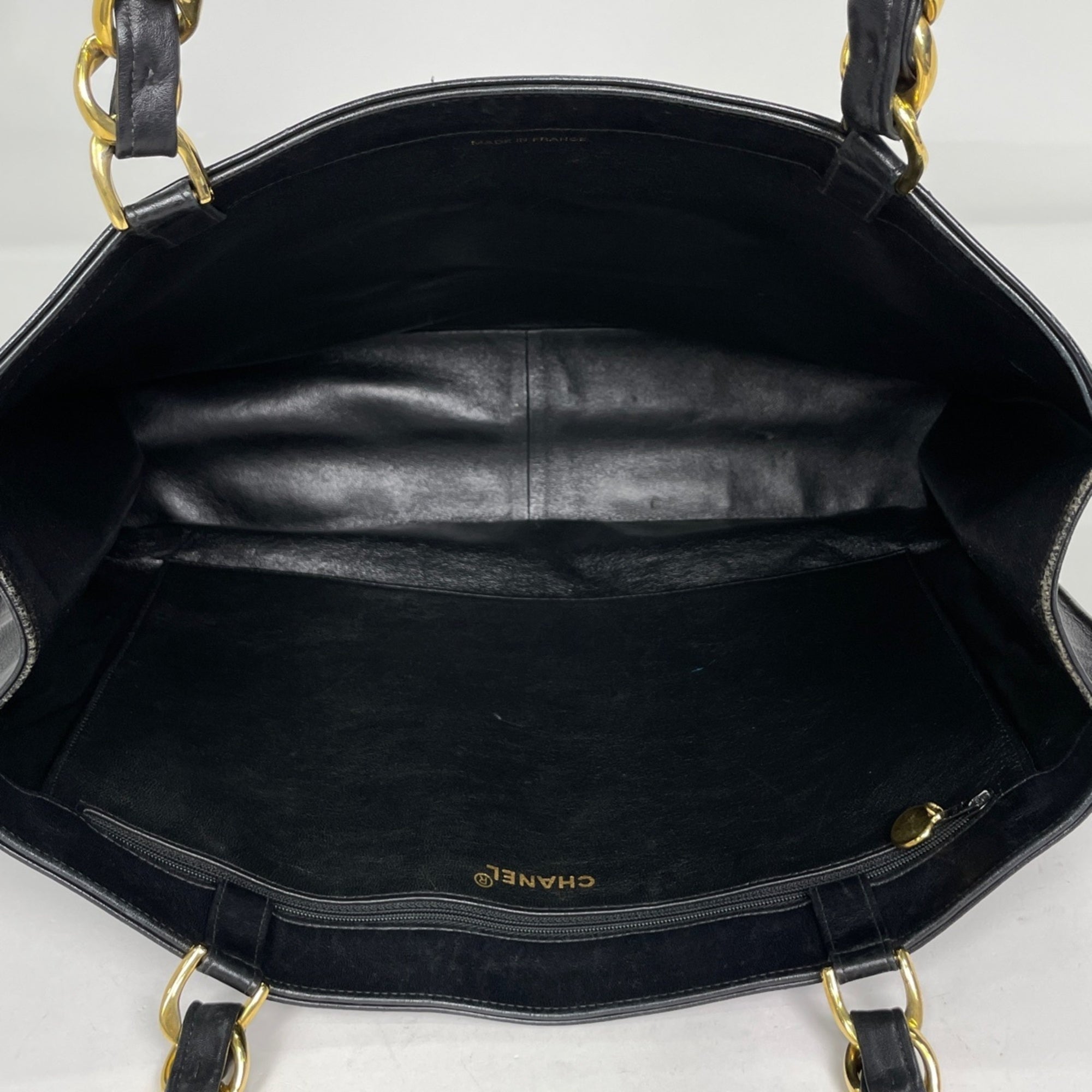 Chanel Black Leather Tote Bag (Pre-Owned)