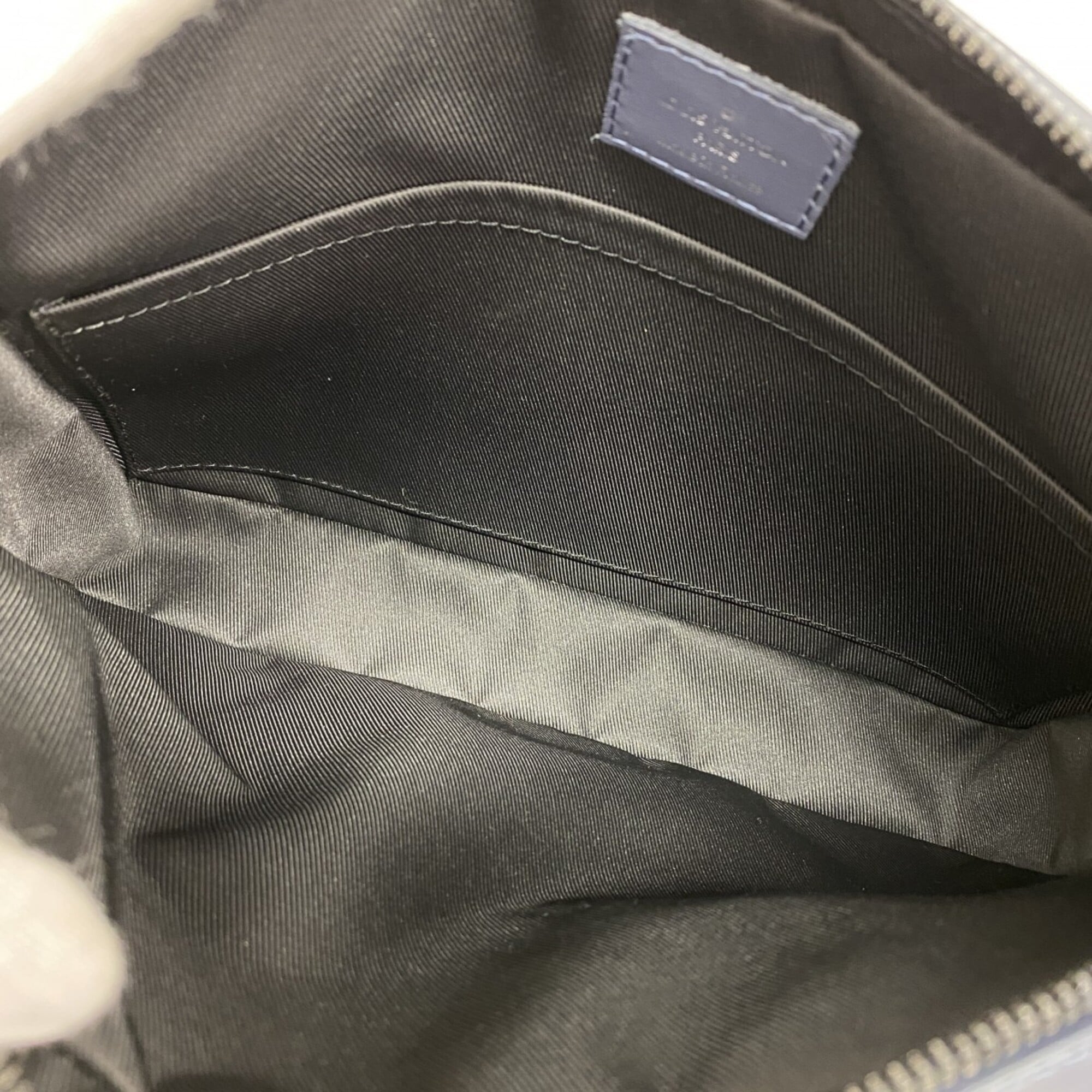 Louis Vuitton Navy Shoulder Bag (Pre-Owned)