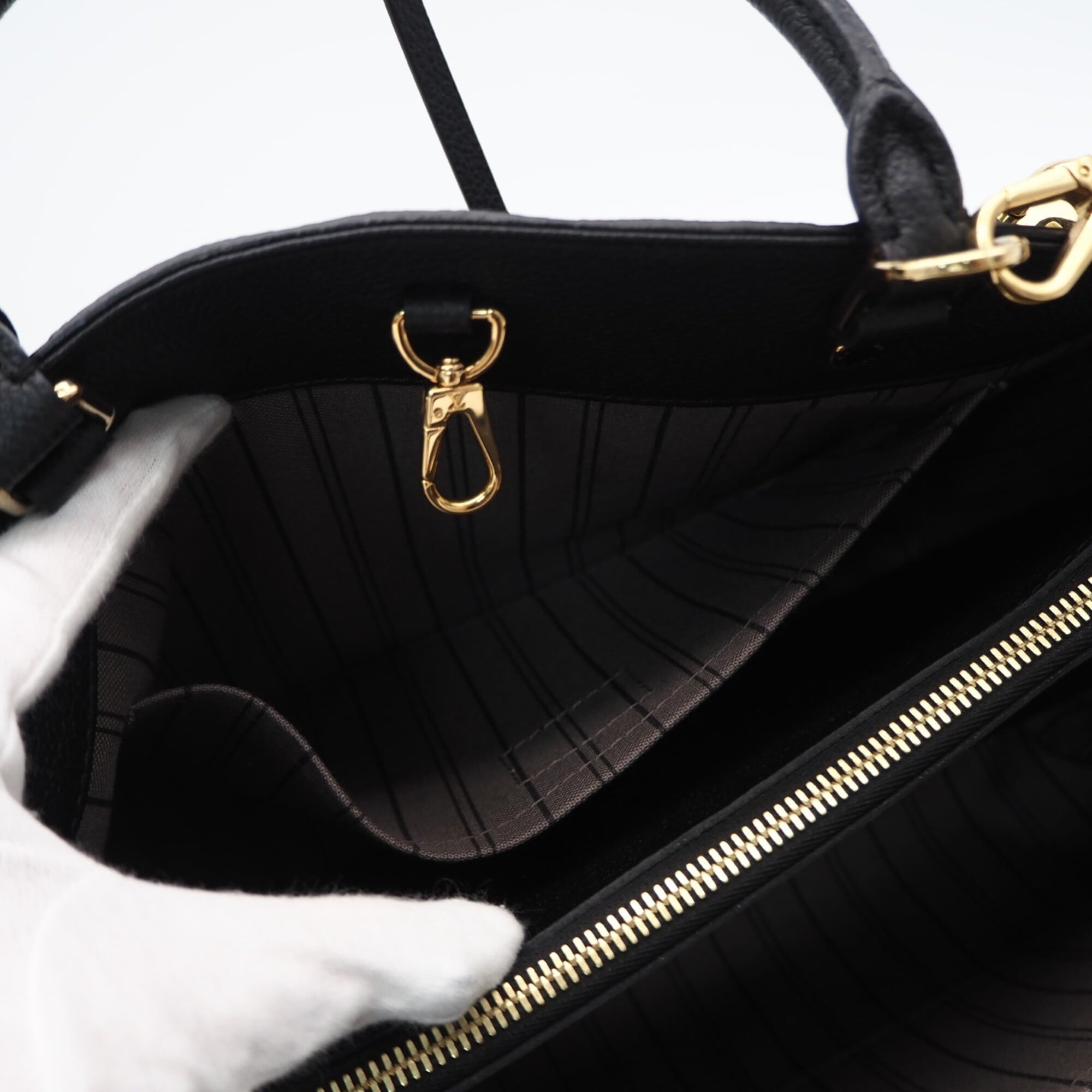 Louis Vuitton Black Leather Handbag Shoulder Bag (Pre-Owned)