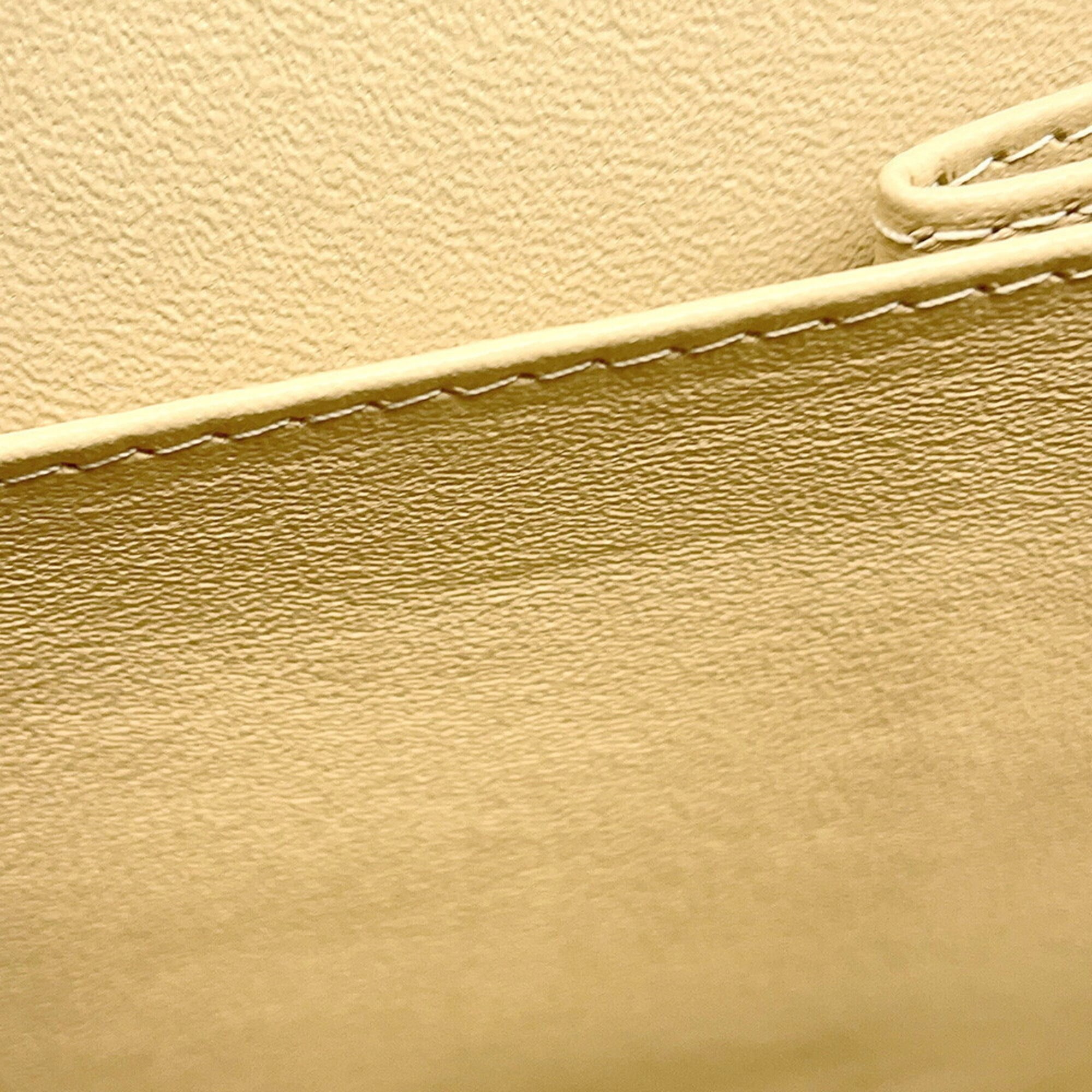 Chanel Matelasse Beige Grained Calfskin Handbag Shoulder Bag (Pre-Owned)