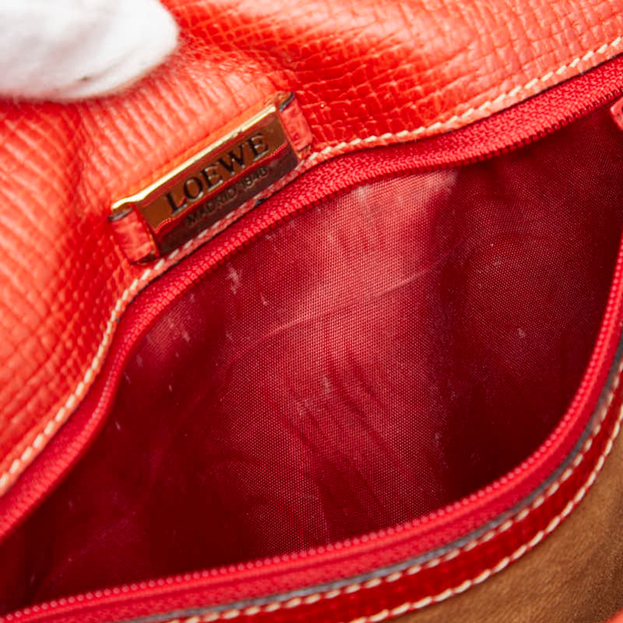 Loewe Red Color Leather Handbag Shoulder Bag (Pre-Owned)