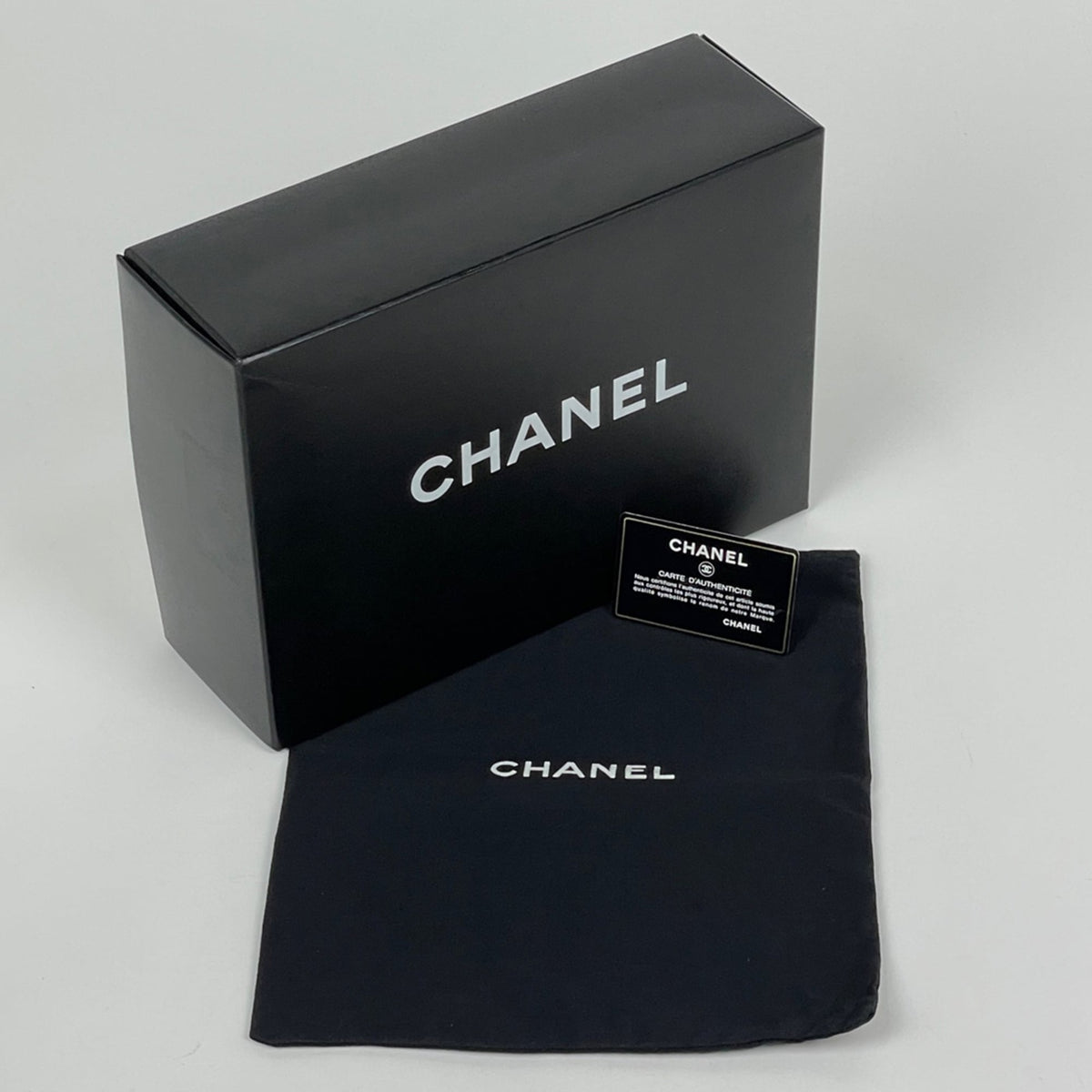 Chanel Matelasse Black Leather Shoulder Bag (Pre-Owned)