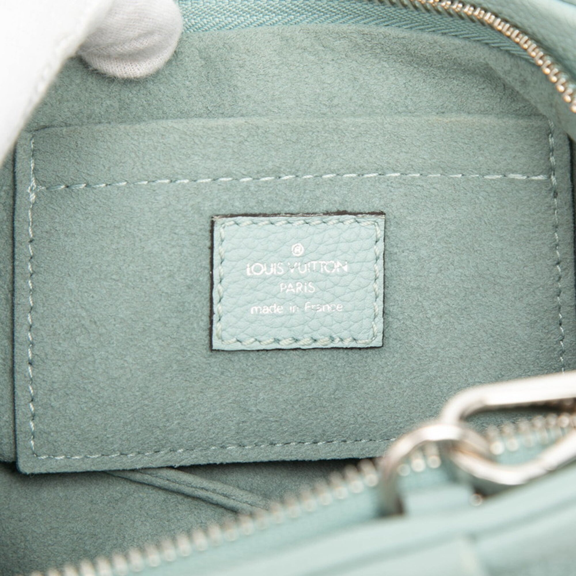 Louis Vuitton Blue Leather Shoulder Bag (Pre-Owned)