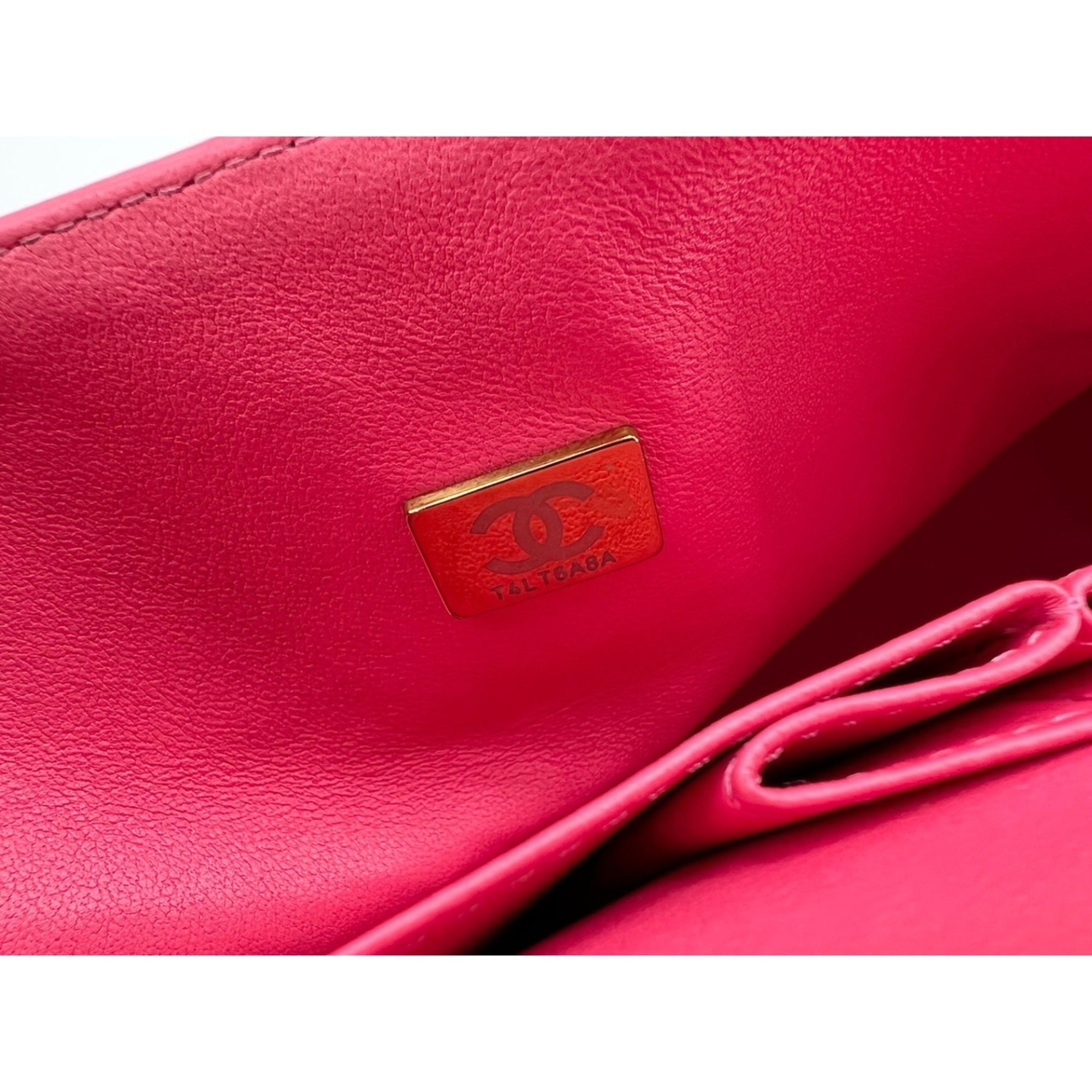 Chanel Matelasse Pink Shoulder Bag (Pre-Owned)