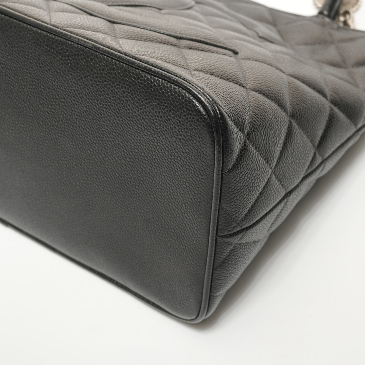 Chanel Black Grained Calfskin Tote Bag (Pre-Owned)