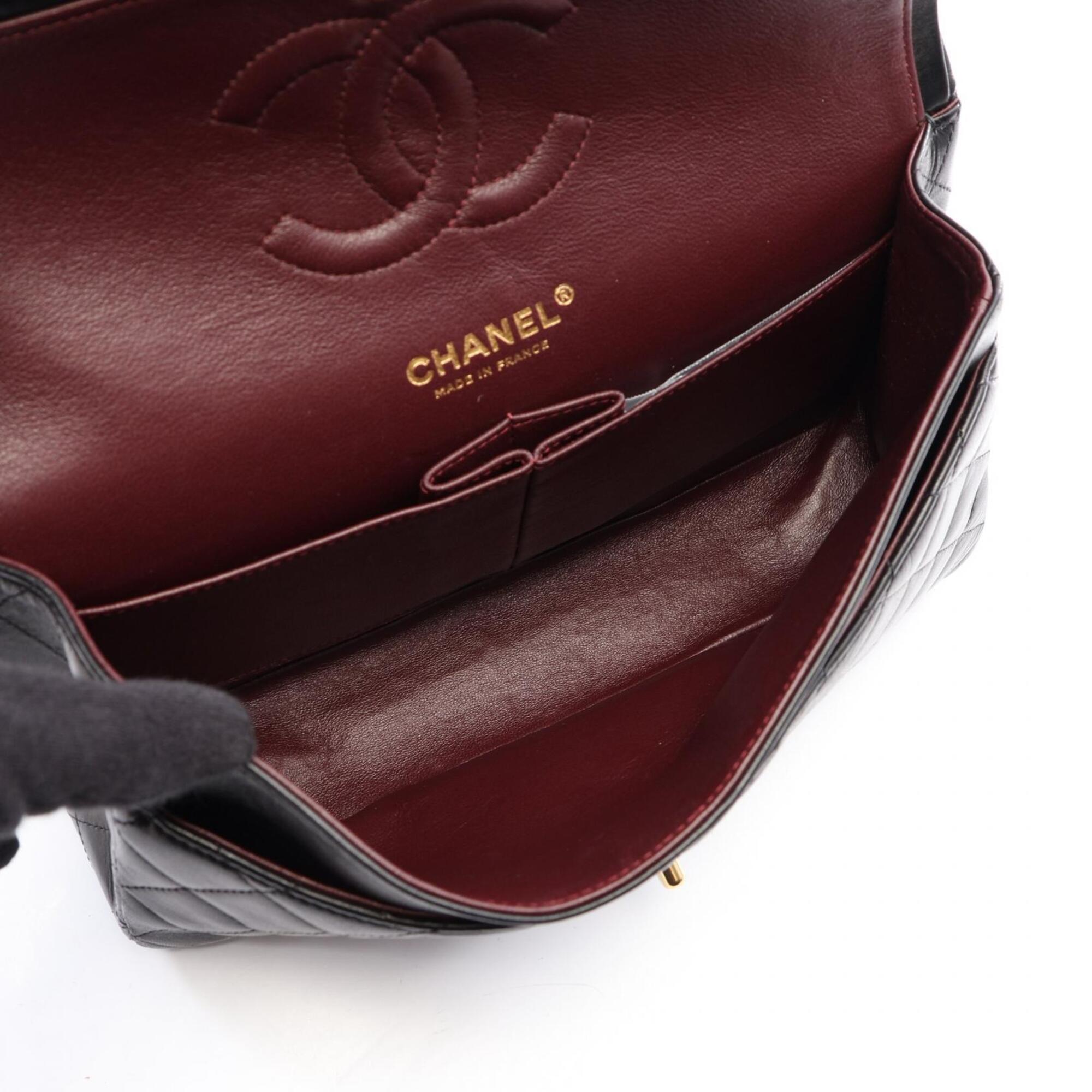 Chanel Black Leather Handbag Shoulder Bag (Pre-Owned)