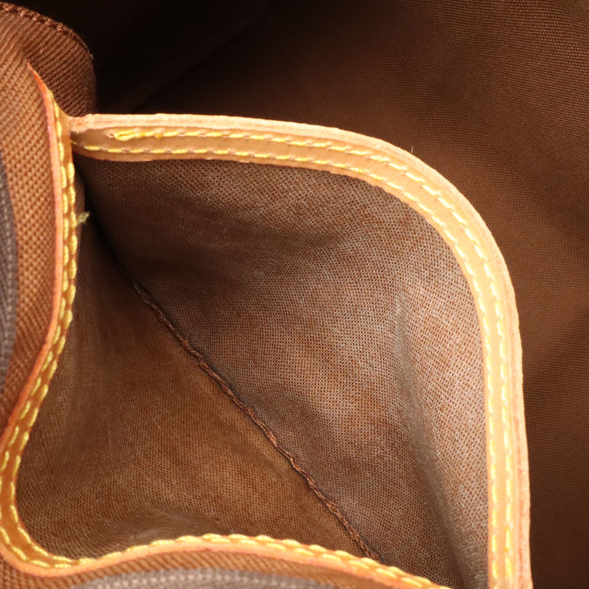 Louis Vuitton Brown Monogram Monogram Handbag (Pre-Owned)