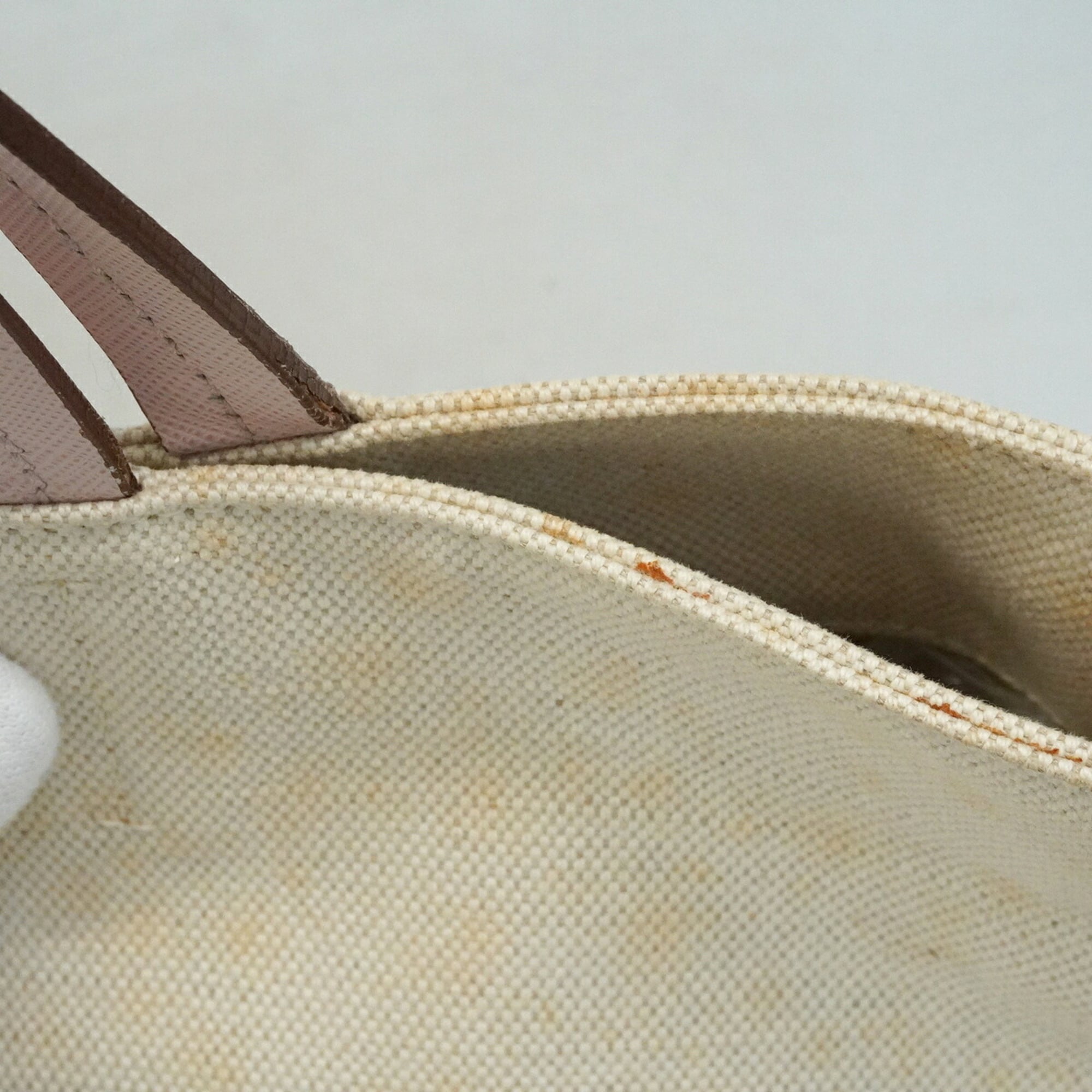Salvatore Ferragamo Ivory Canvas Handbag (Pre-Owned)