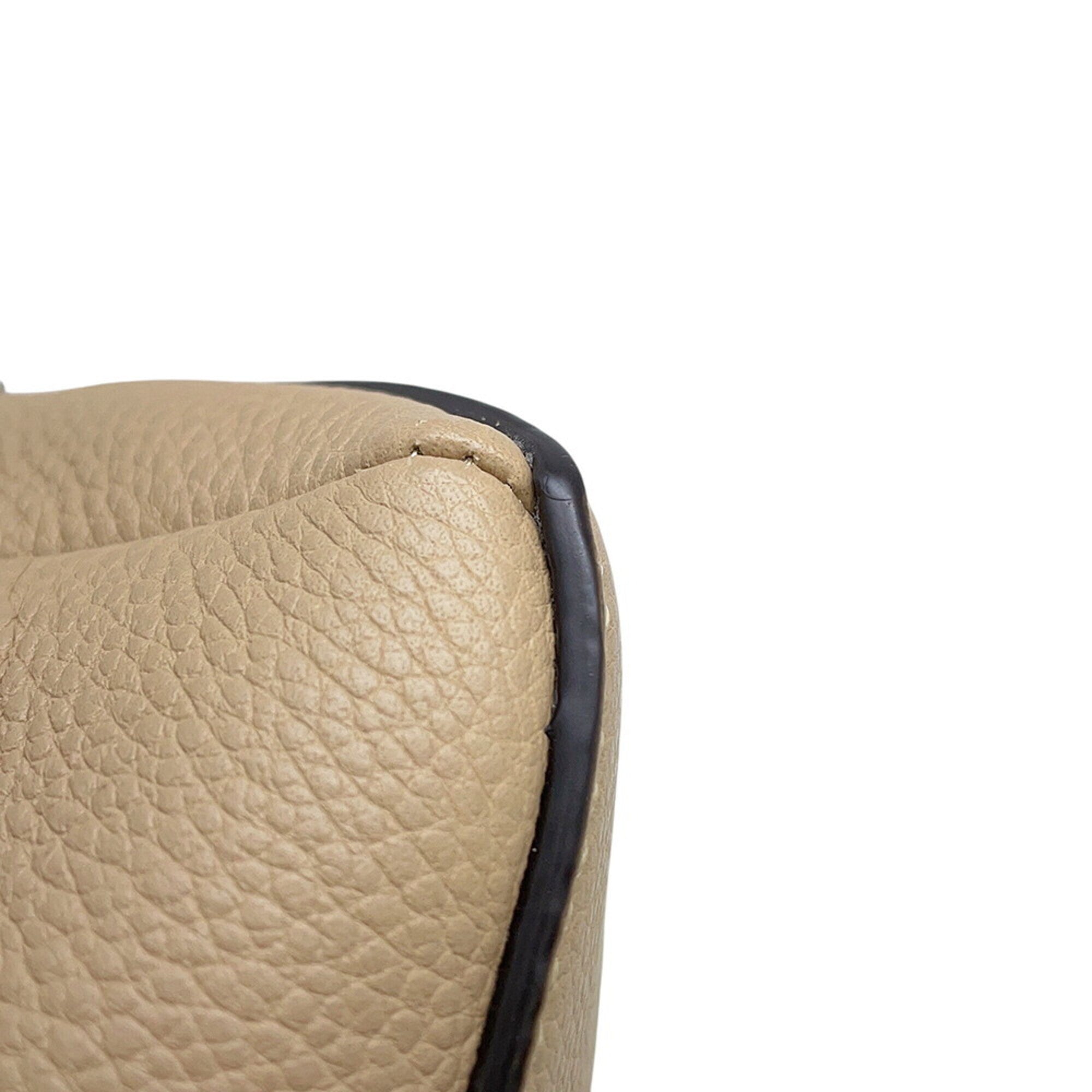 Fendi Beige Leather Handbag Shoulder Bag (Pre-Owned)