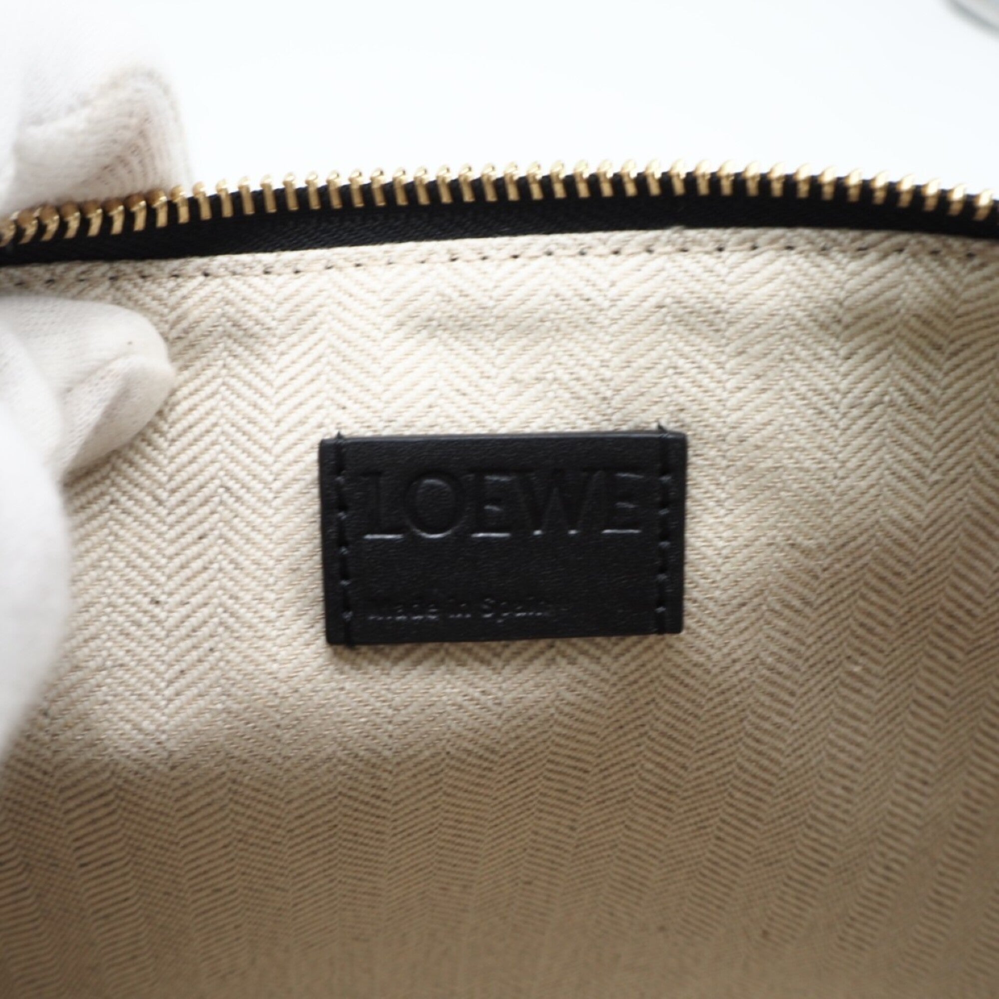 Loewe Black Leather Clutch Bag (Pre-Owned)