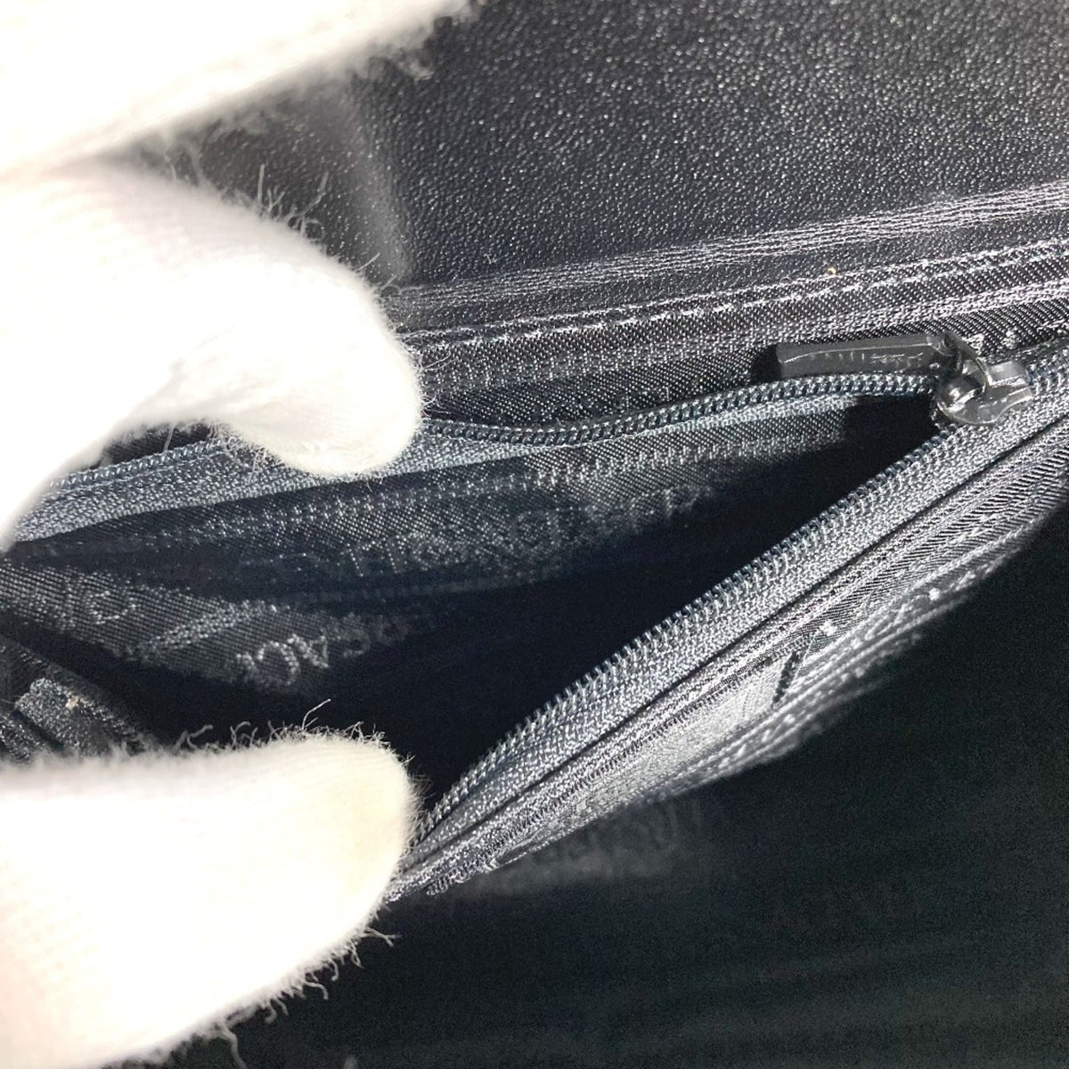 Versace Black Patent Leather Handbag Vanity Bag (Pre-Owned)