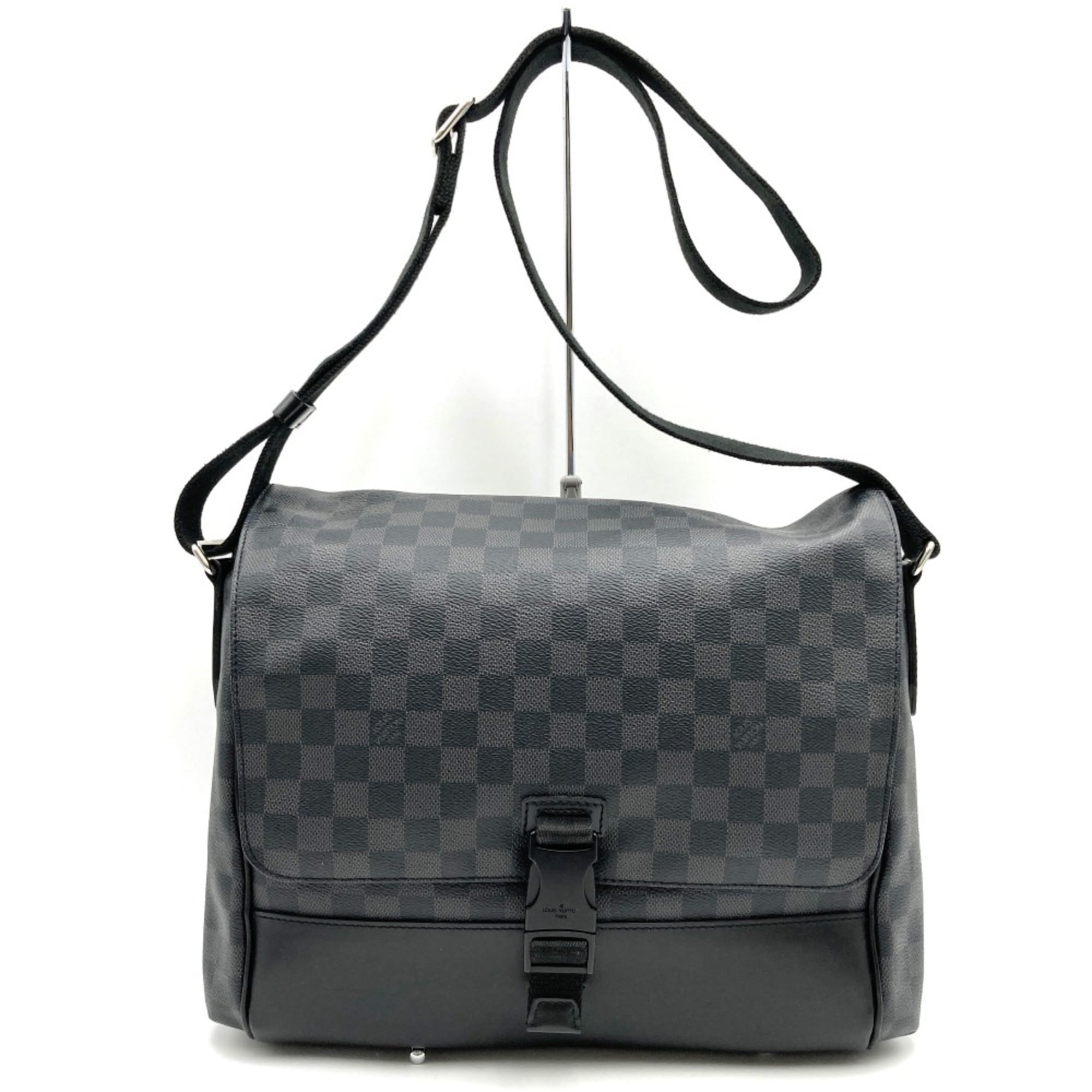 Louis Vuitton Black Damier Graphite Canvas Messenger Bag Shoulder Bag (Pre-Owned)