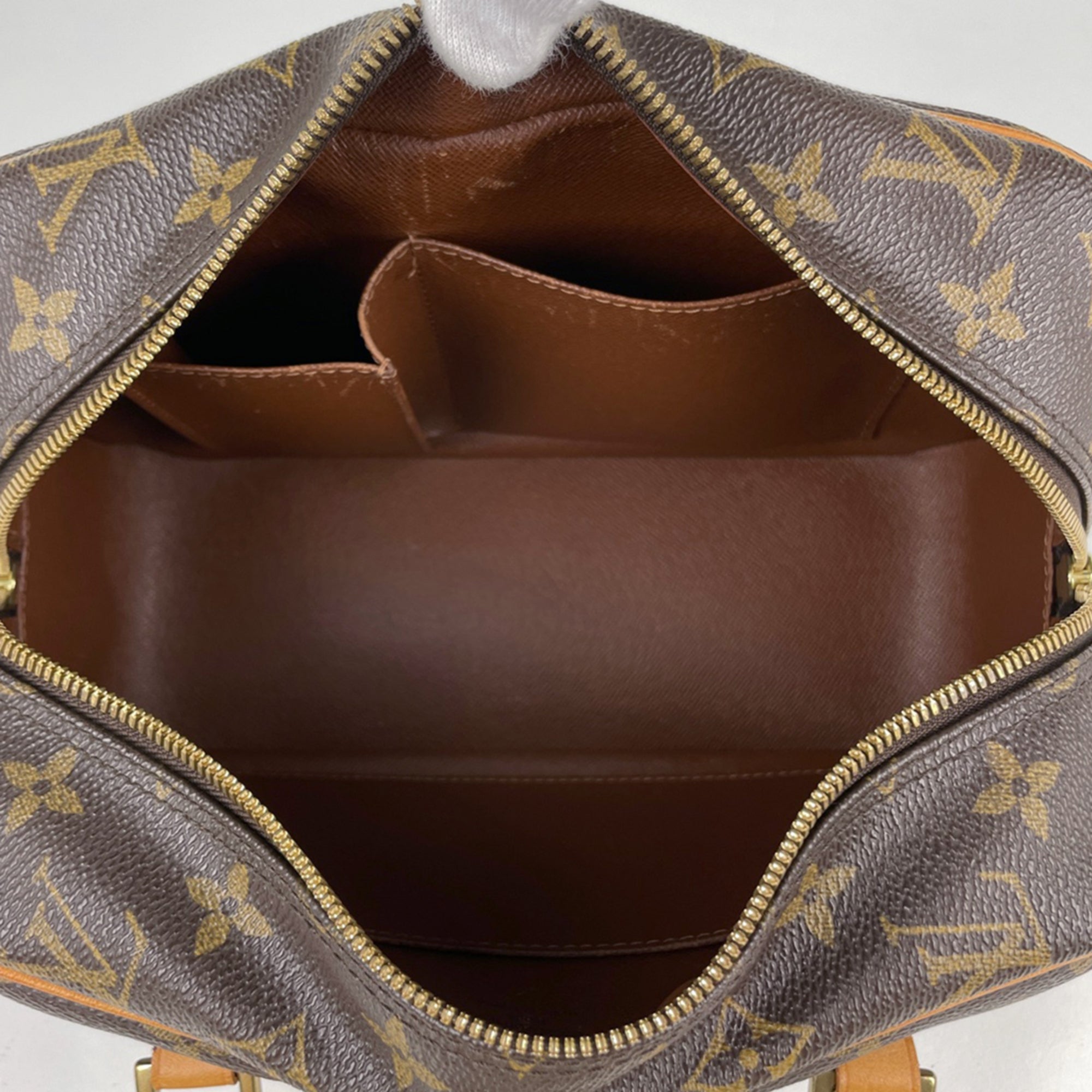 Louis Vuitton Brown Monogram Monogram Shoulder Bag (Pre-Owned)