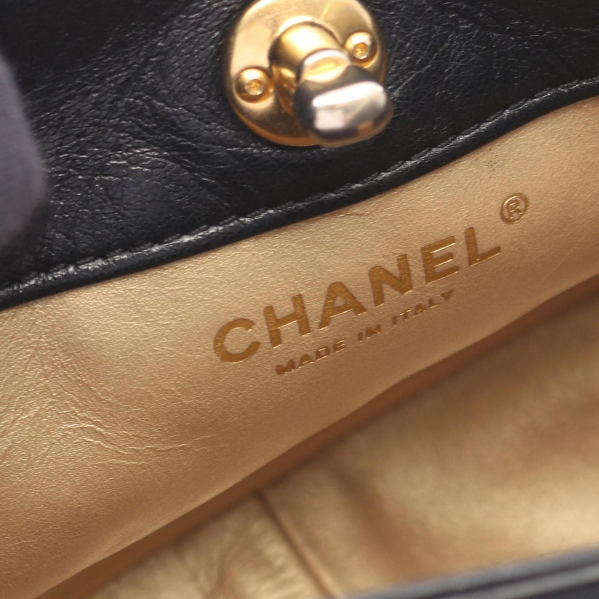 Chanel Black Leather Handbag Shoulder Bag (Pre-Owned)