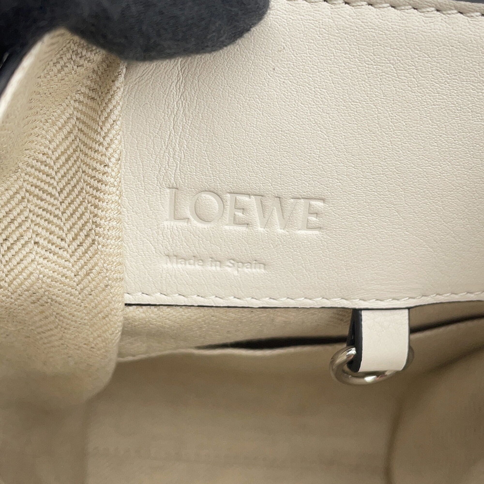 Loewe Hammock White Leather Handbag (Pre-Owned)