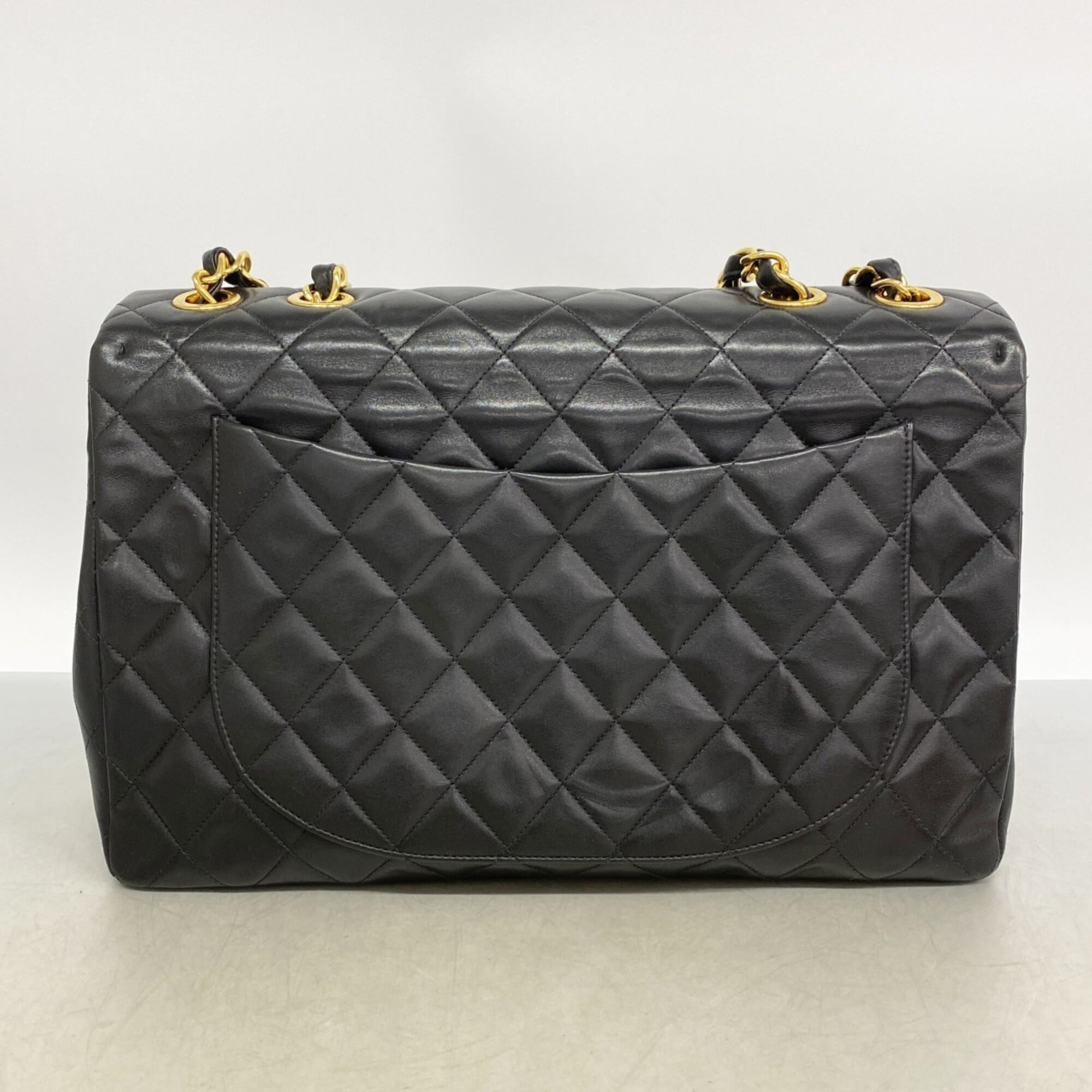 Chanel Black Leather Shoulder Bag (Pre-Owned)